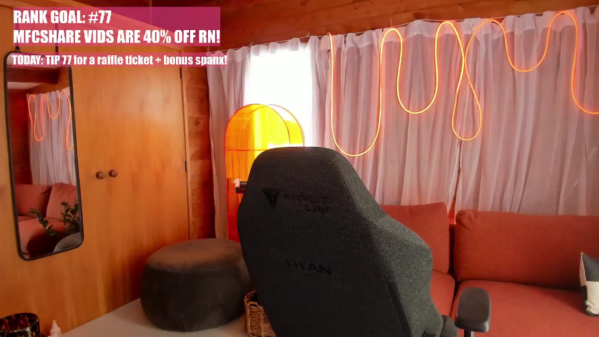 Gallery image thumbnail from Alice_NZ's myfreecams stream on, 12/29/2025, 02:30 image 14 of 20