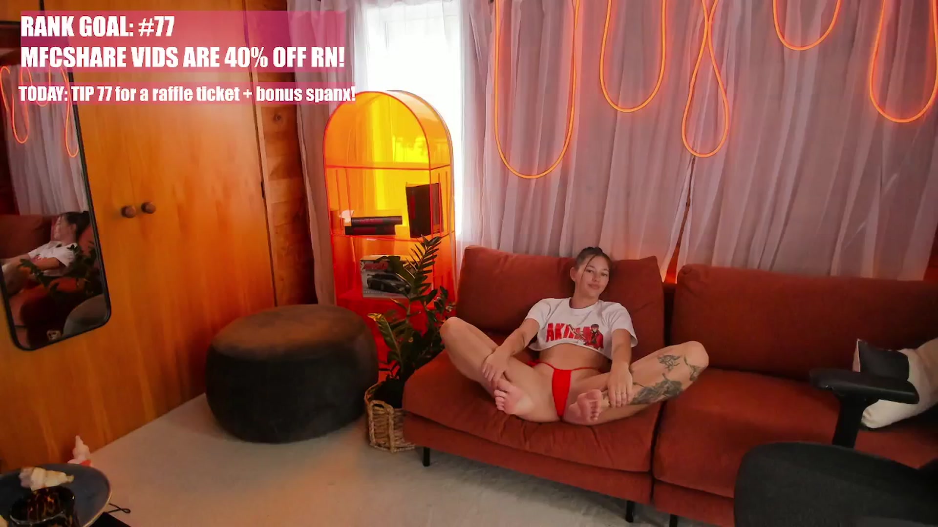 Gallery image thumbnail from Alice_NZ's myfreecams stream on, 12/29/2025, 02:30 image 16 of 20