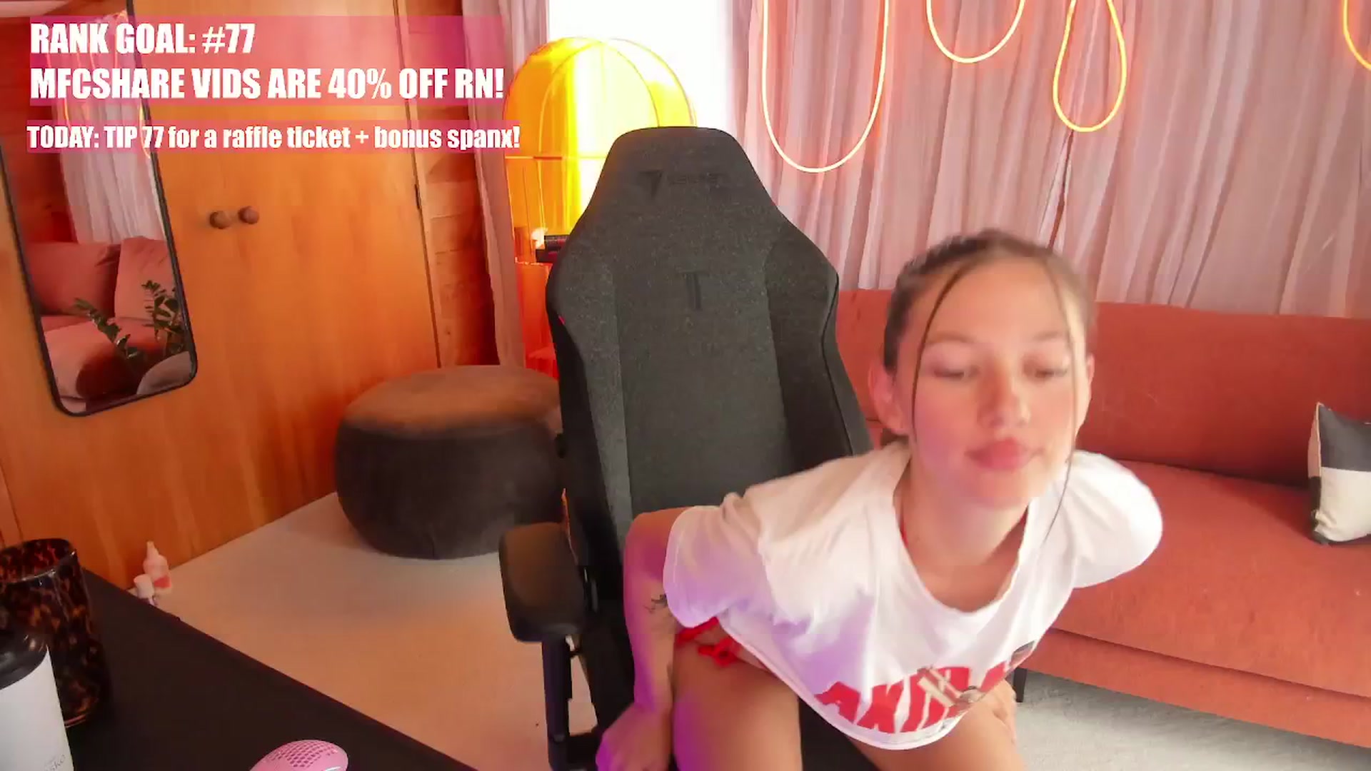 Gallery image thumbnail from Alice_NZ's myfreecams stream on, 12/29/2025, 02:30 image 10 of 20