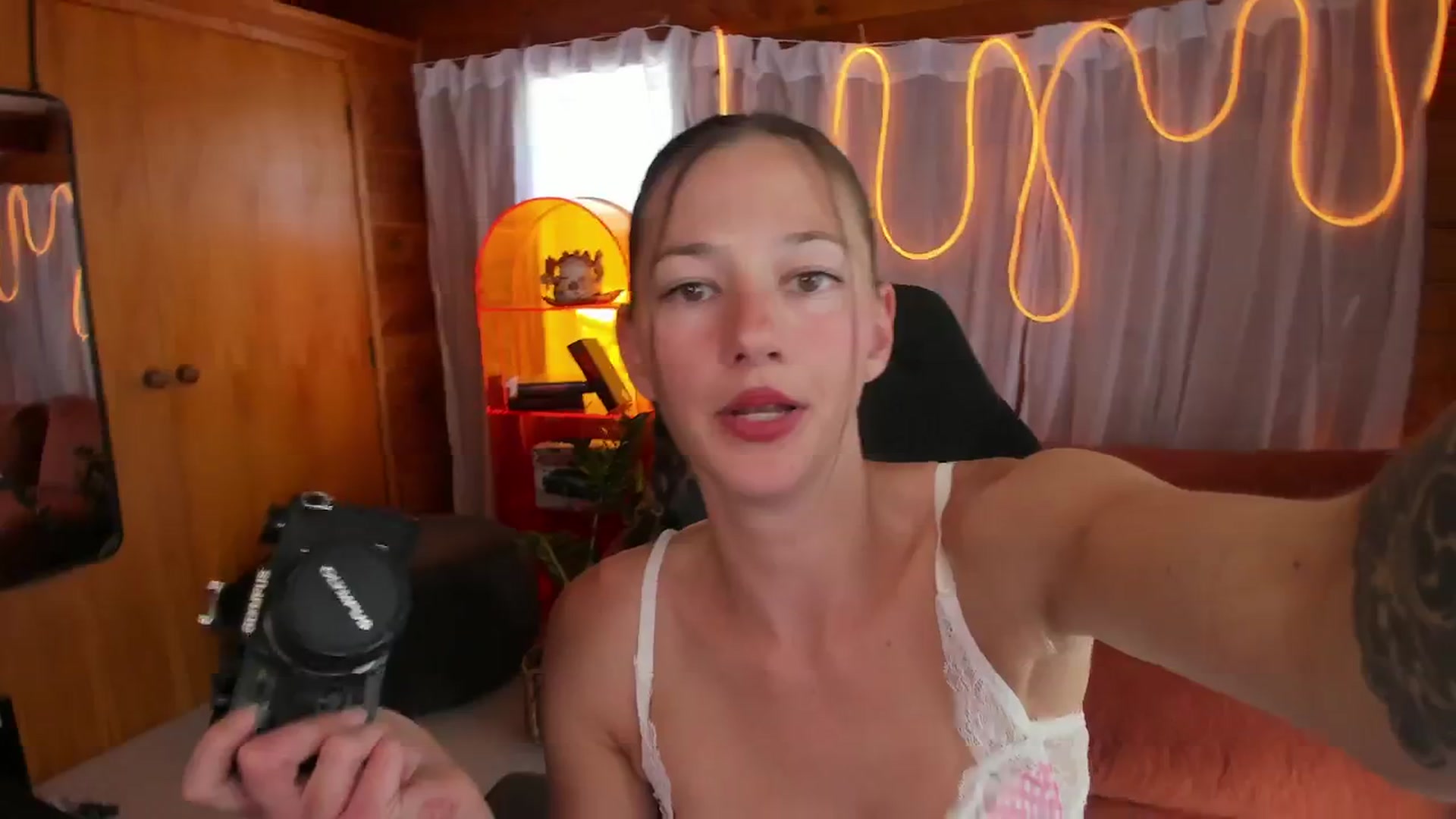 Gallery image thumbnail from Alice_NZ's myfreecams stream on, 01/10/2026, 01:59 image 8 of 20