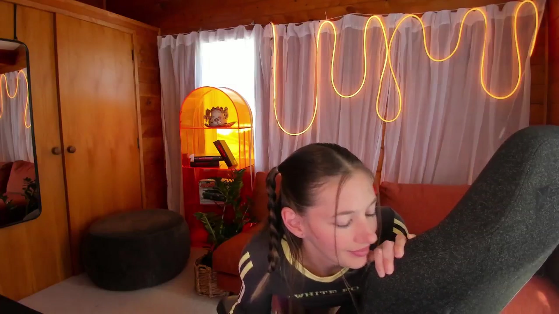Gallery image thumbnail from Alice_NZ's myfreecams stream on, 01/22/2026, 01:41 image 19 of 20