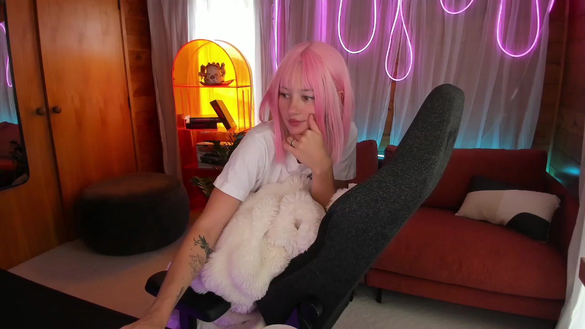 Gallery image thumbnail from Alice_NZ's myfreecams stream on, 01/25/2026, 24:12 image 10 of 20