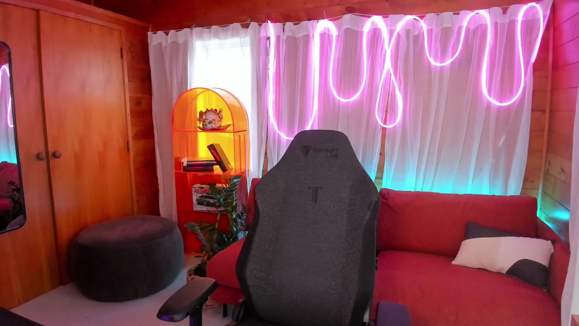 Gallery image thumbnail from Alice_NZ's myfreecams stream on, 01/25/2026, 07:38 image 9 of 20
