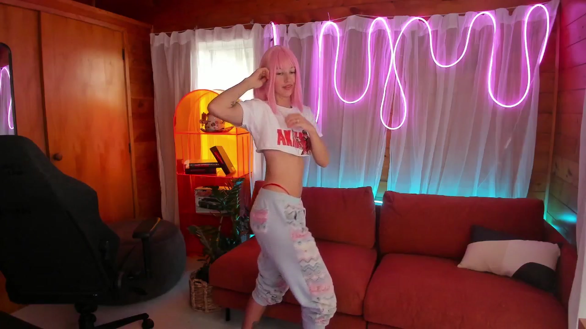 Gallery image thumbnail from Alice_NZ's myfreecams stream on, 01/25/2026, 07:38 image 4 of 20
