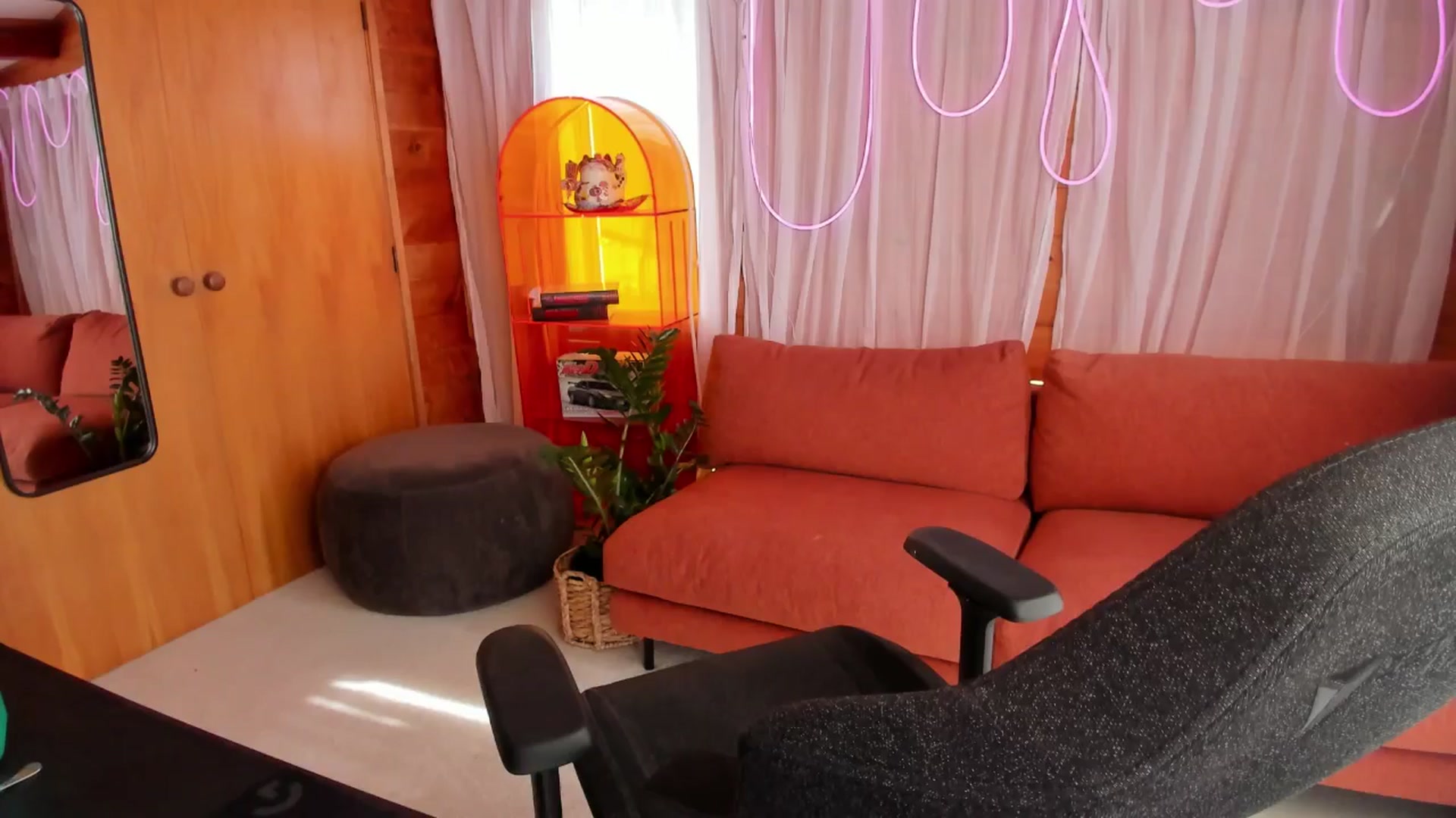 Gallery image thumbnail from Alice_NZ's myfreecams stream on, 02/07/2026, 04:45 image 13 of 20