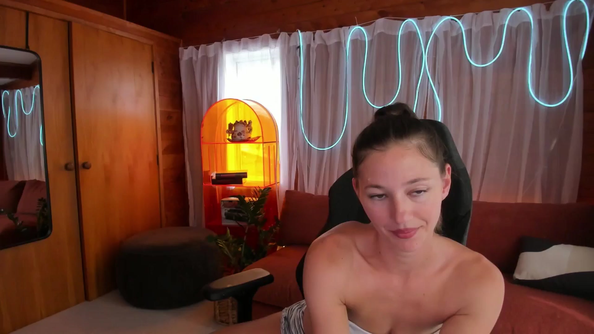 Gallery image thumbnail from Alice_NZ's myfreecams stream on, 02/10/2026, 02:45 image 3 of 20