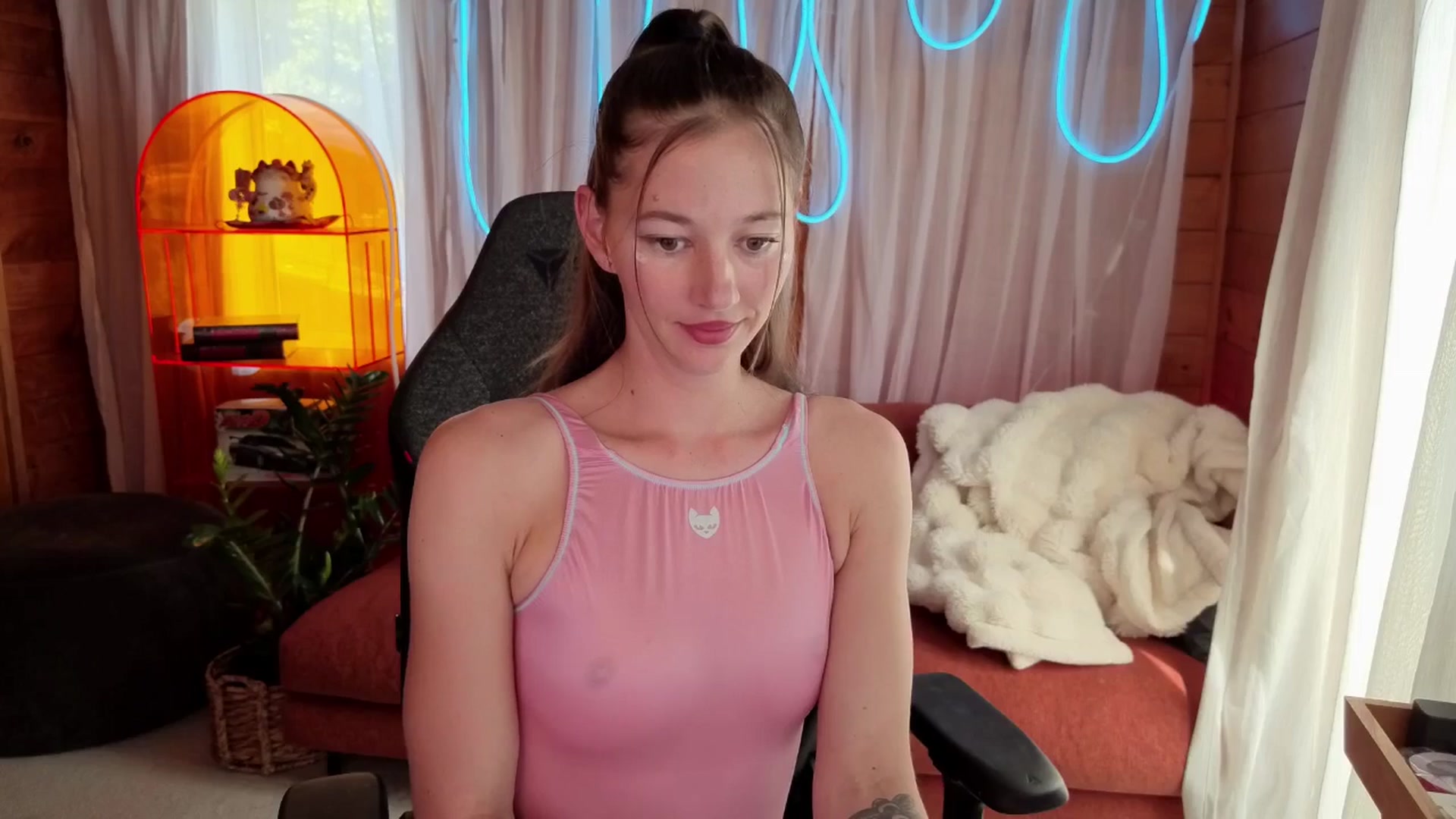 Gallery image thumbnail from Alice_NZ's myfreecams stream on, 03/14/2026, 02:20 image 12 of 20