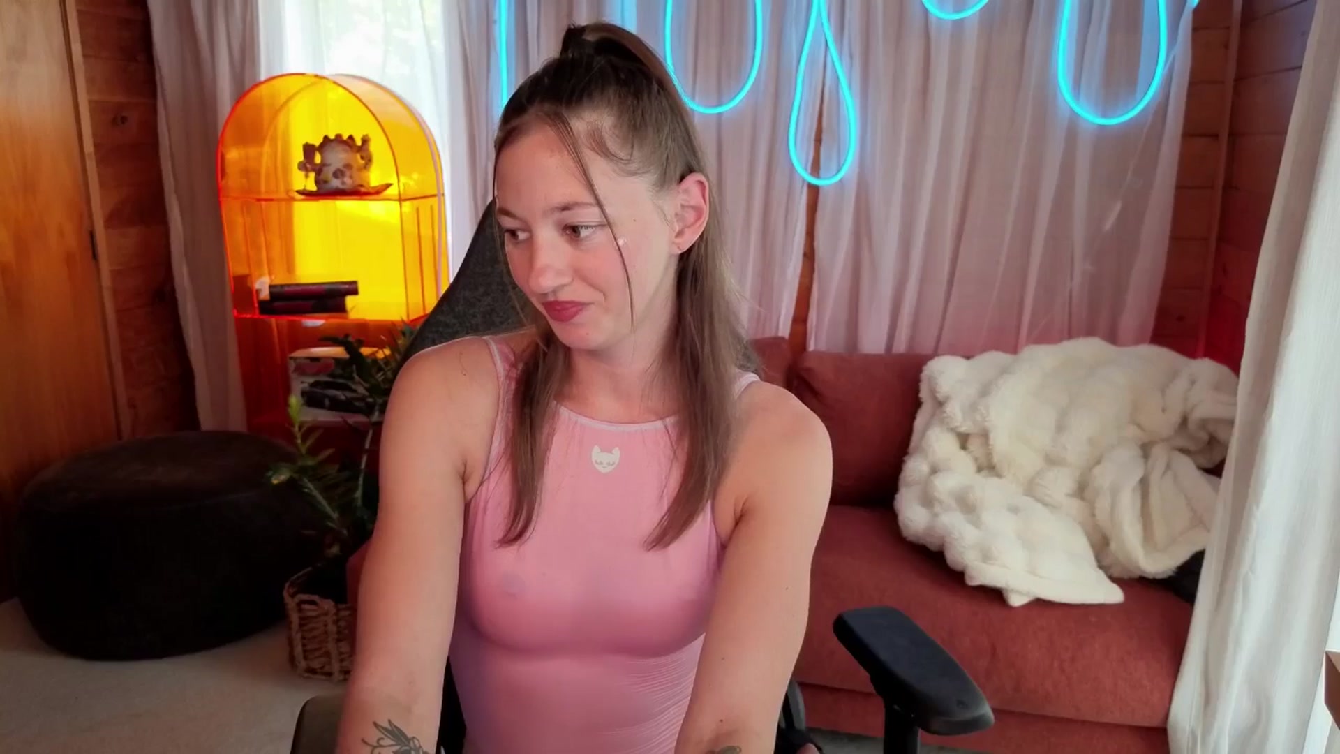 Gallery image thumbnail from Alice_NZ's myfreecams stream on, 03/14/2026, 02:20 image 2 of 20