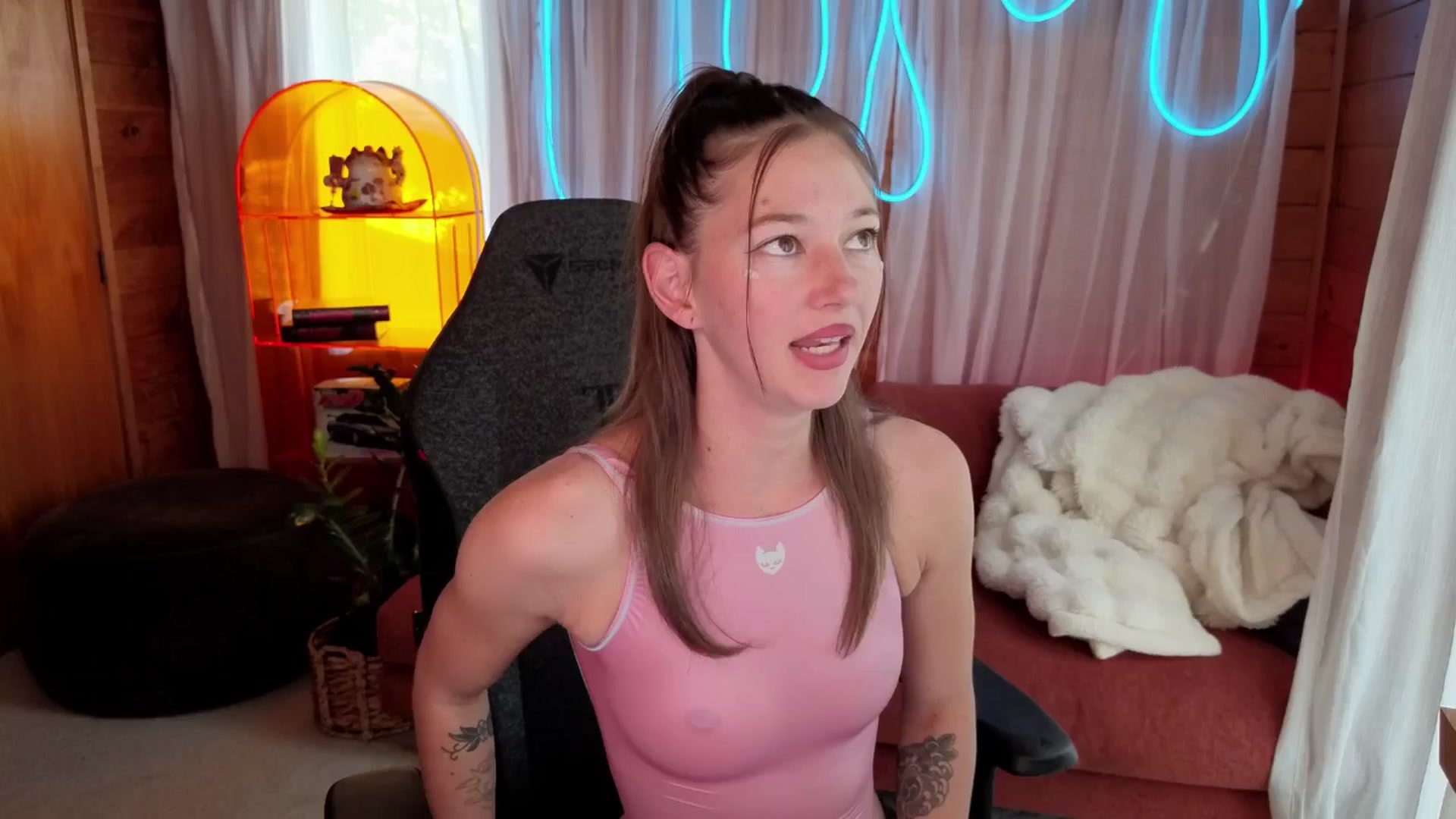 Gallery image thumbnail from Alice_NZ's myfreecams stream on, 03/14/2026, 02:20 image 1 of 20