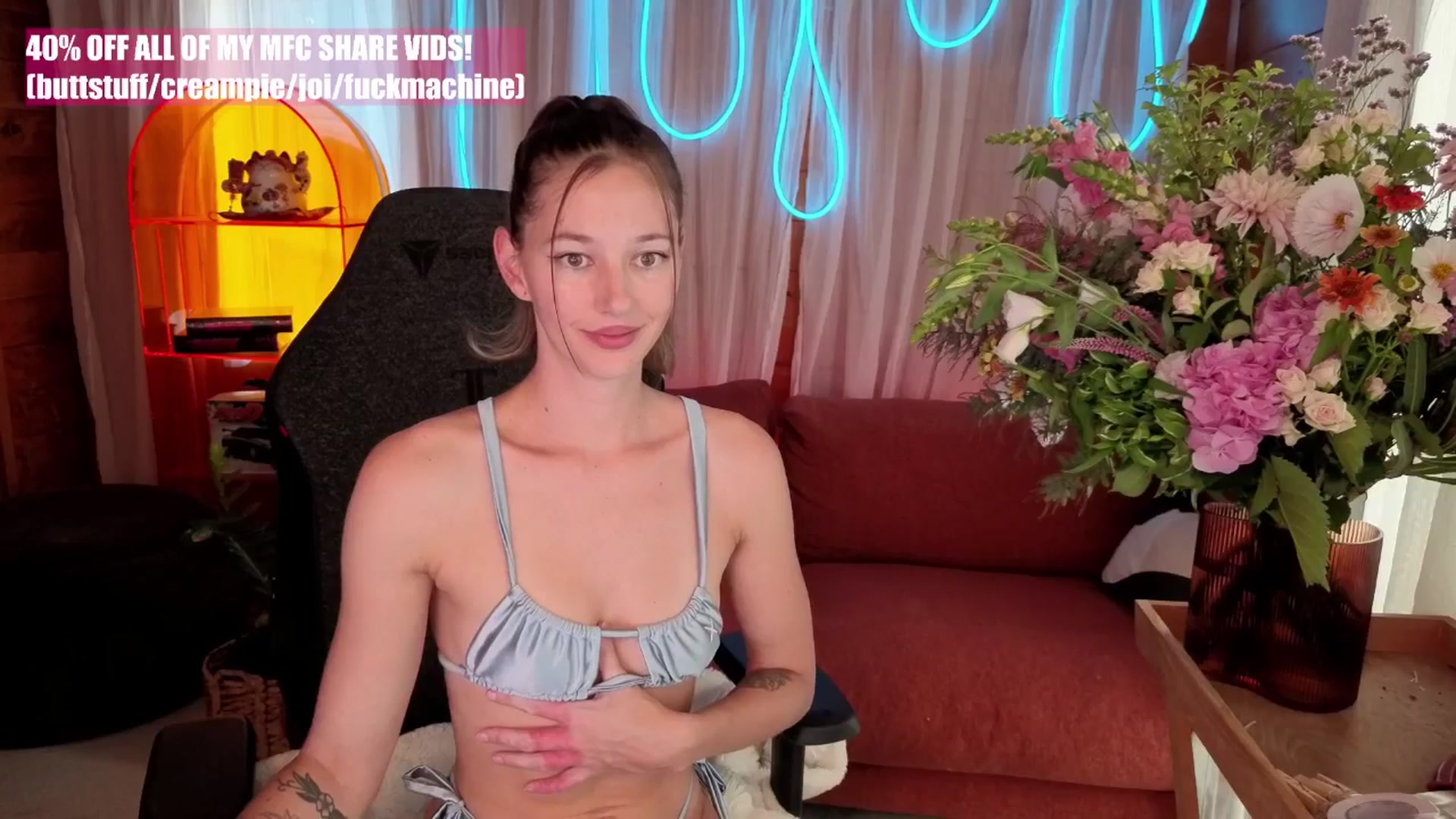 Gallery image thumbnail from Alice_NZ's myfreecams stream on, 03/16/2026, 06:58 image 10 of 20