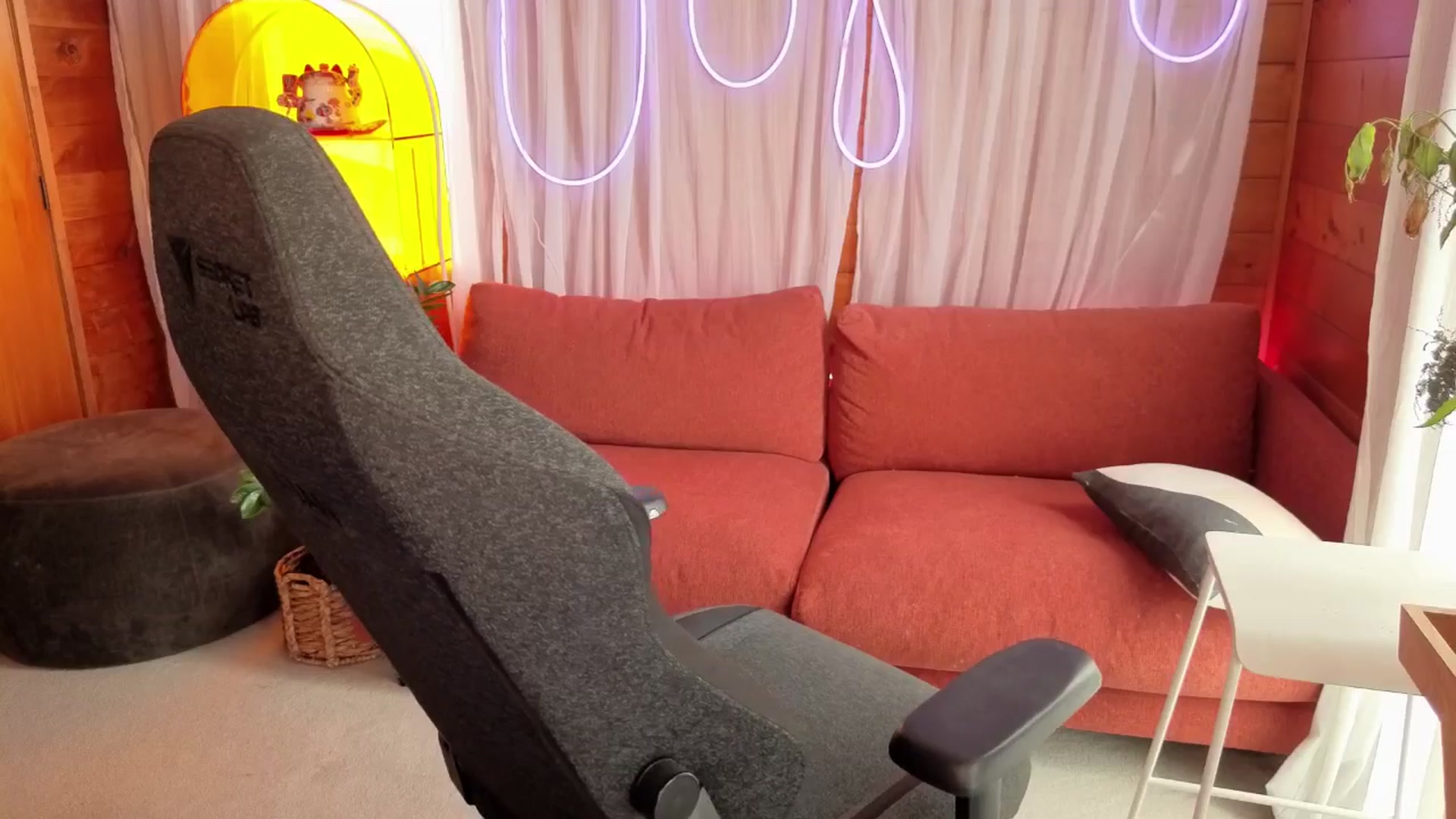 Gallery image thumbnail from Alice_NZ's myfreecams stream on, 04/01/2026, 02:50 image 11 of 20