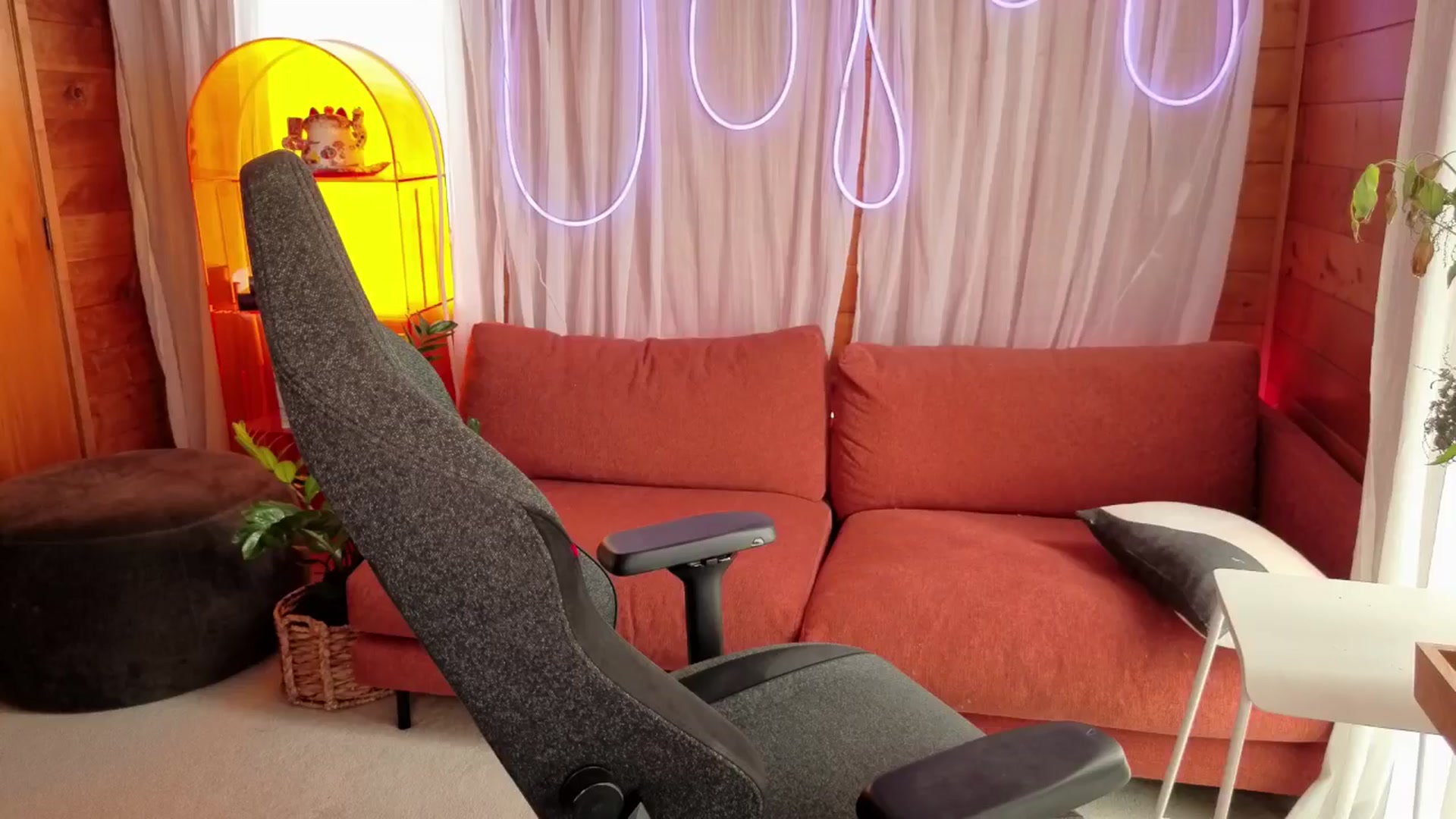 Gallery image thumbnail from Alice_NZ's myfreecams stream on, 04/01/2026, 02:50 image 18 of 20