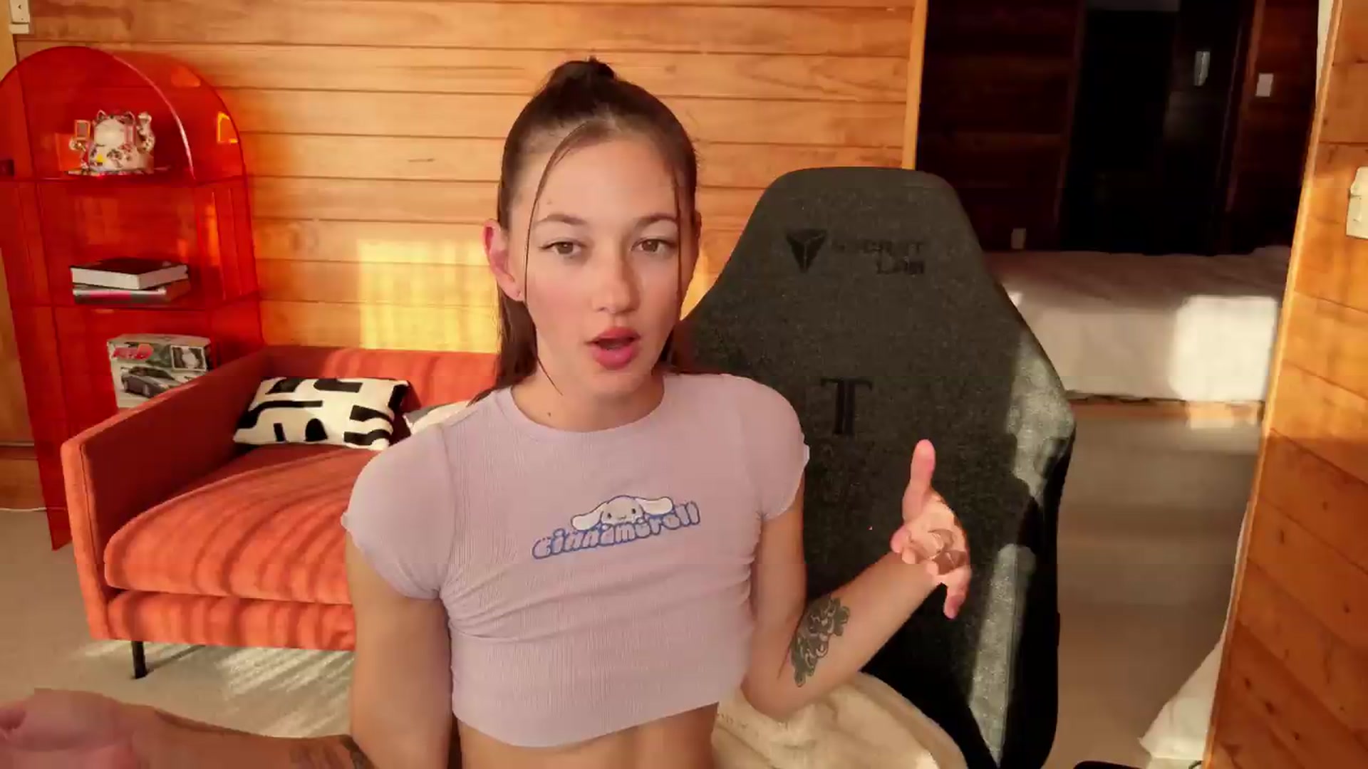 Gallery image thumbnail from Alice_NZ's myfreecams stream on, 05/15/2026, 05:04 image 10 of 20