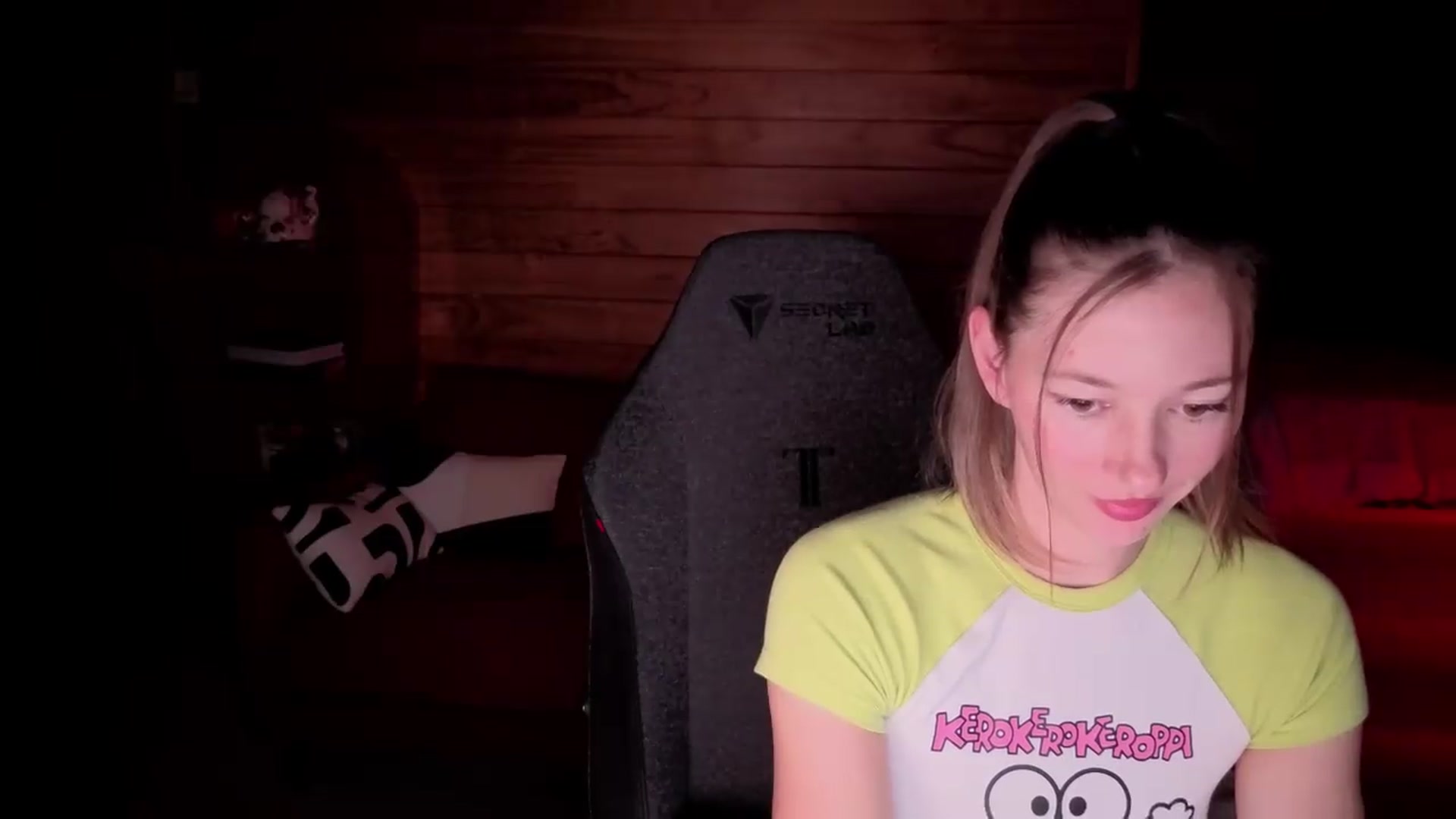 Gallery image thumbnail from Alice_NZ's myfreecams stream on, 06/24/2026, 08:46 image 5 of 20