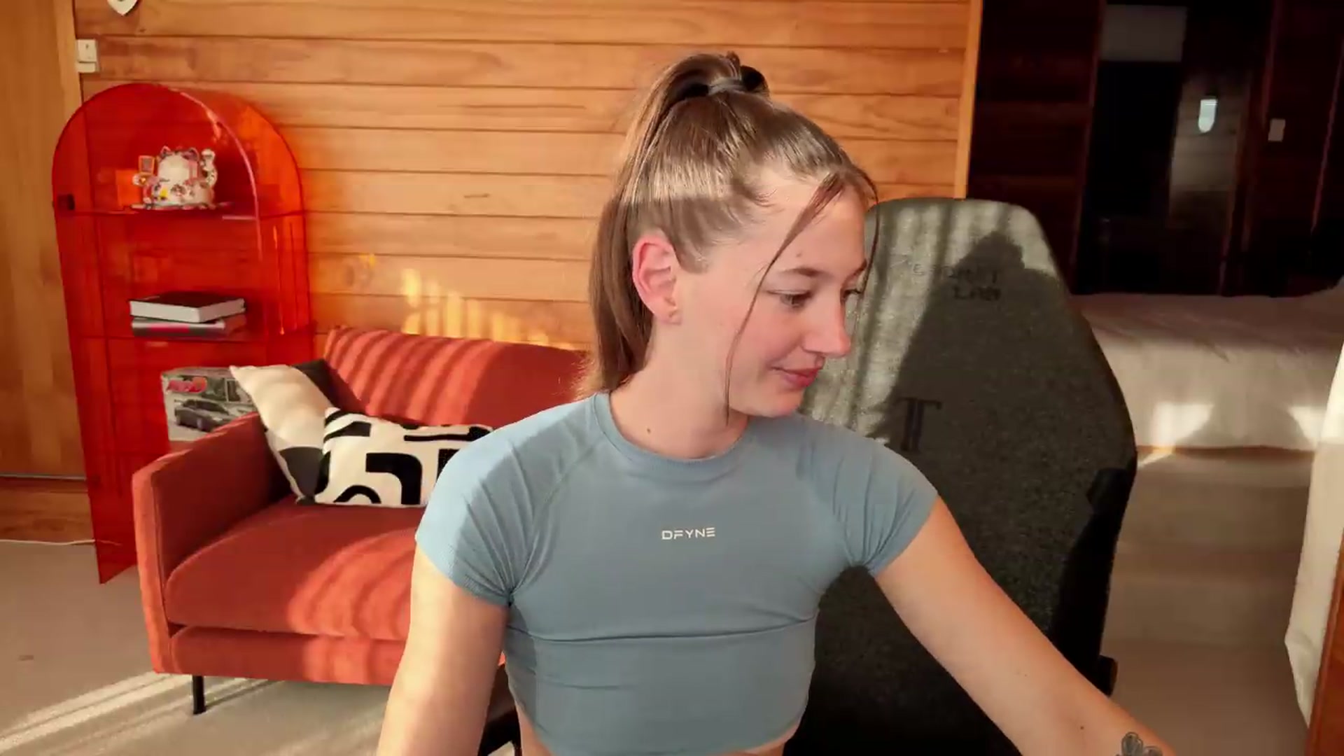 Gallery image thumbnail from Alice_NZ's myfreecams stream on, 06/28/2026, 04:31 image 9 of 20