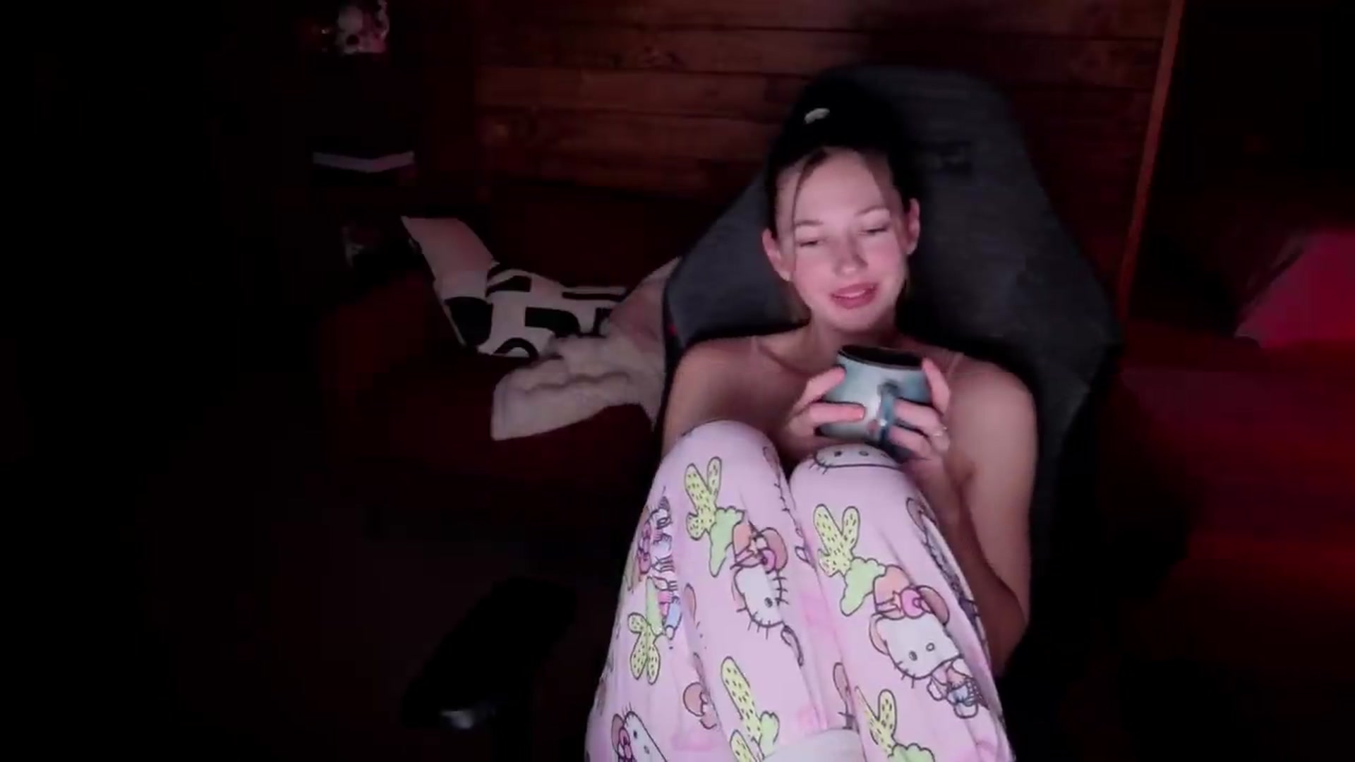Gallery image thumbnail from Alice_NZ's myfreecams stream on, 06/28/2026, 08:18 image 18 of 20