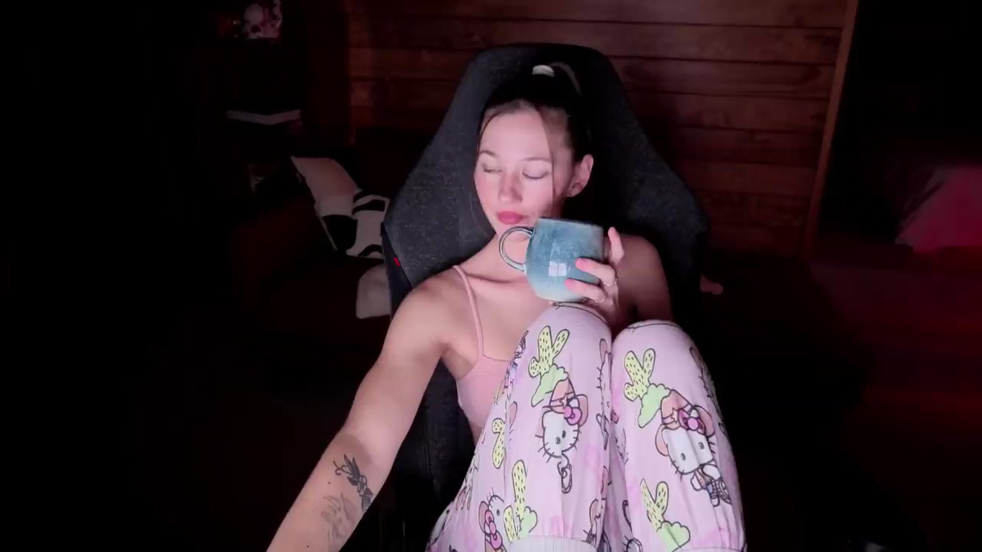 Gallery image thumbnail from Alice_NZ's myfreecams stream on, 06/28/2026, 08:18 image 7 of 20