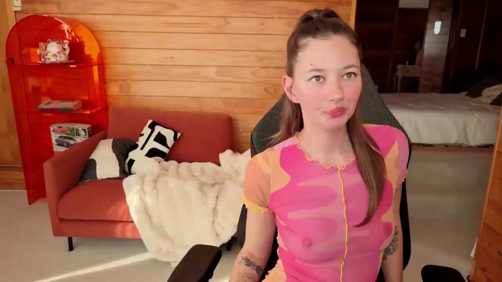 Gallery image thumbnail from Alice_NZ's myfreecams stream on, 07/16/2026, 02:42 image 10 of 20