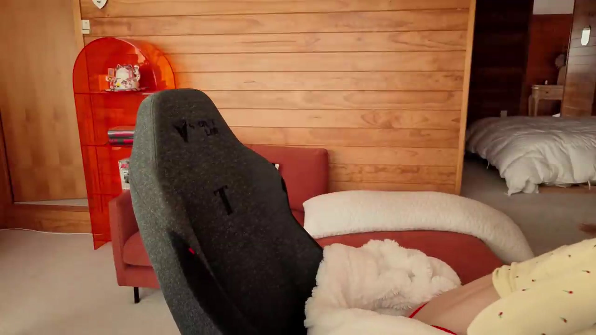 Gallery image thumbnail from Alice_NZ's myfreecams stream on, 08/01/2026, 03:41 image 7 of 20