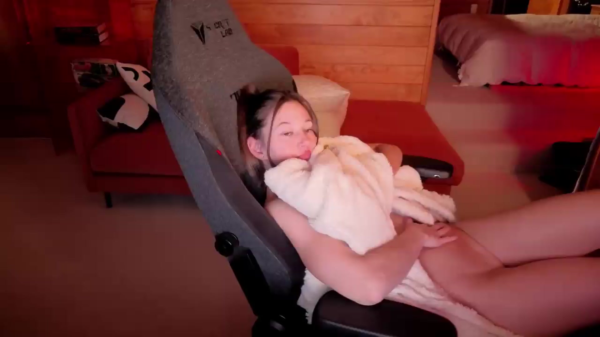 Gallery image thumbnail from Alice_NZ's myfreecams stream on, 08/07/2026, 06:46 image 14 of 20