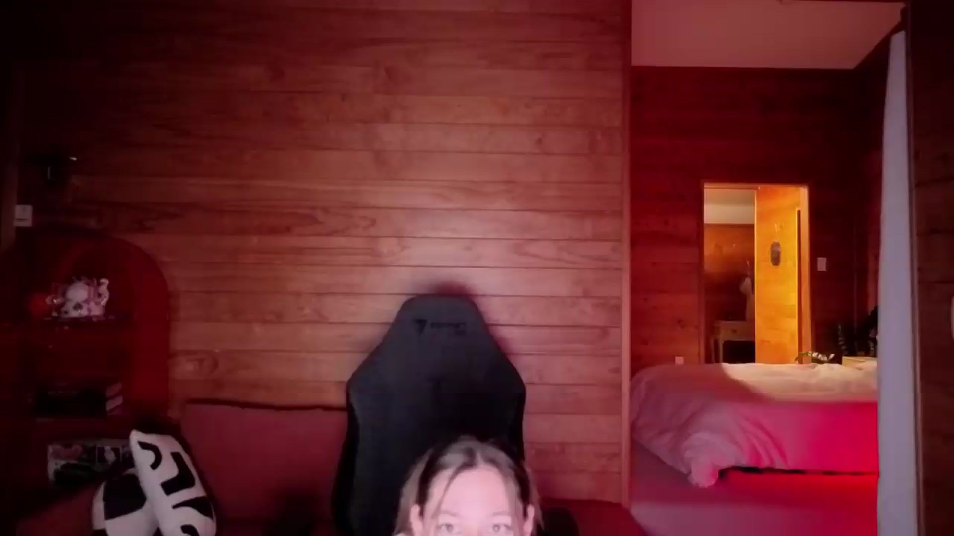 Gallery image thumbnail from Alice_NZ's myfreecams stream on, 08/17/2026, 07:39 image 17 of 20