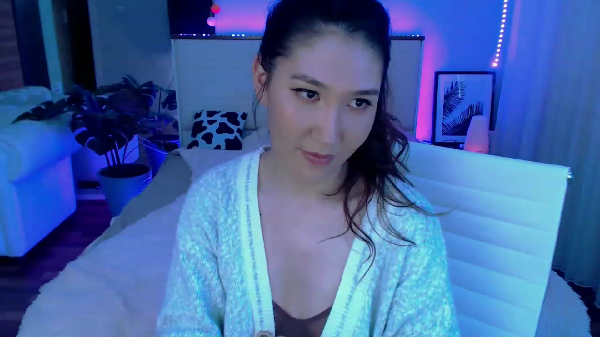 Gallery image thumbnail from Alice_Queen's myfreecams stream on, 12/27/2022, 03:51 image 18 of 20