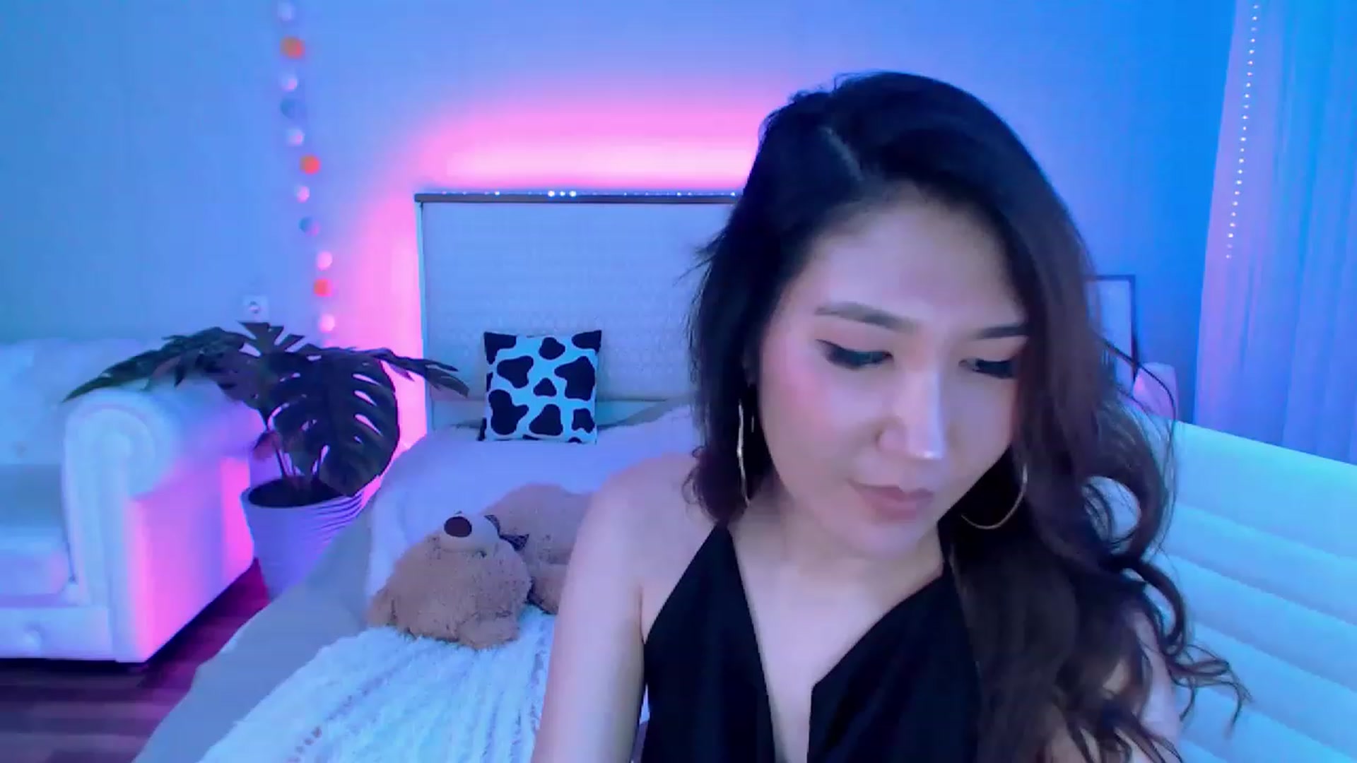 Gallery image thumbnail from Alice_Queen's myfreecams stream on, 12/30/2022, 02:32 image 5 of 20