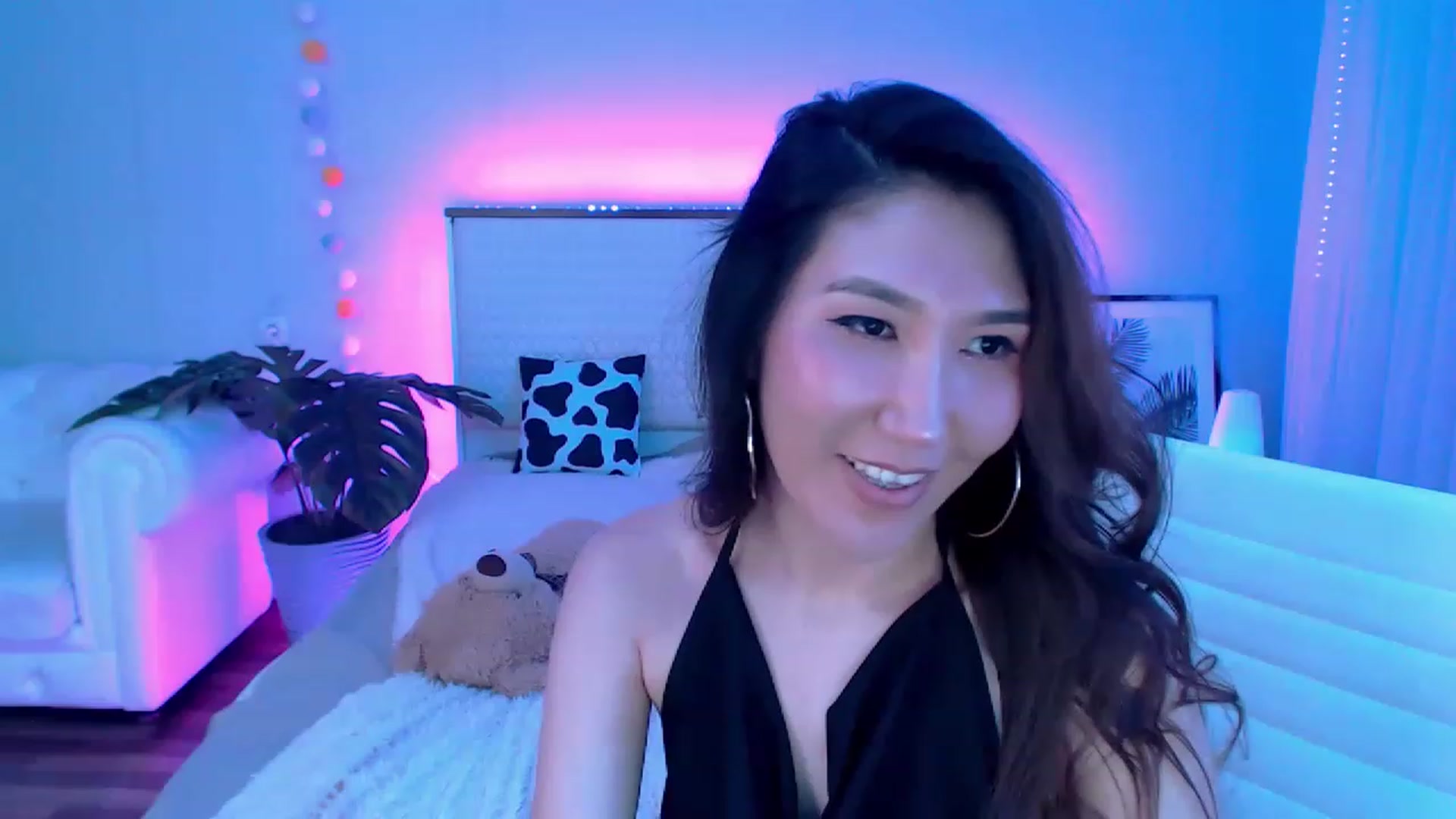 Gallery image thumbnail from Alice_Queen's myfreecams stream on, 12/30/2022, 02:32 image 4 of 20