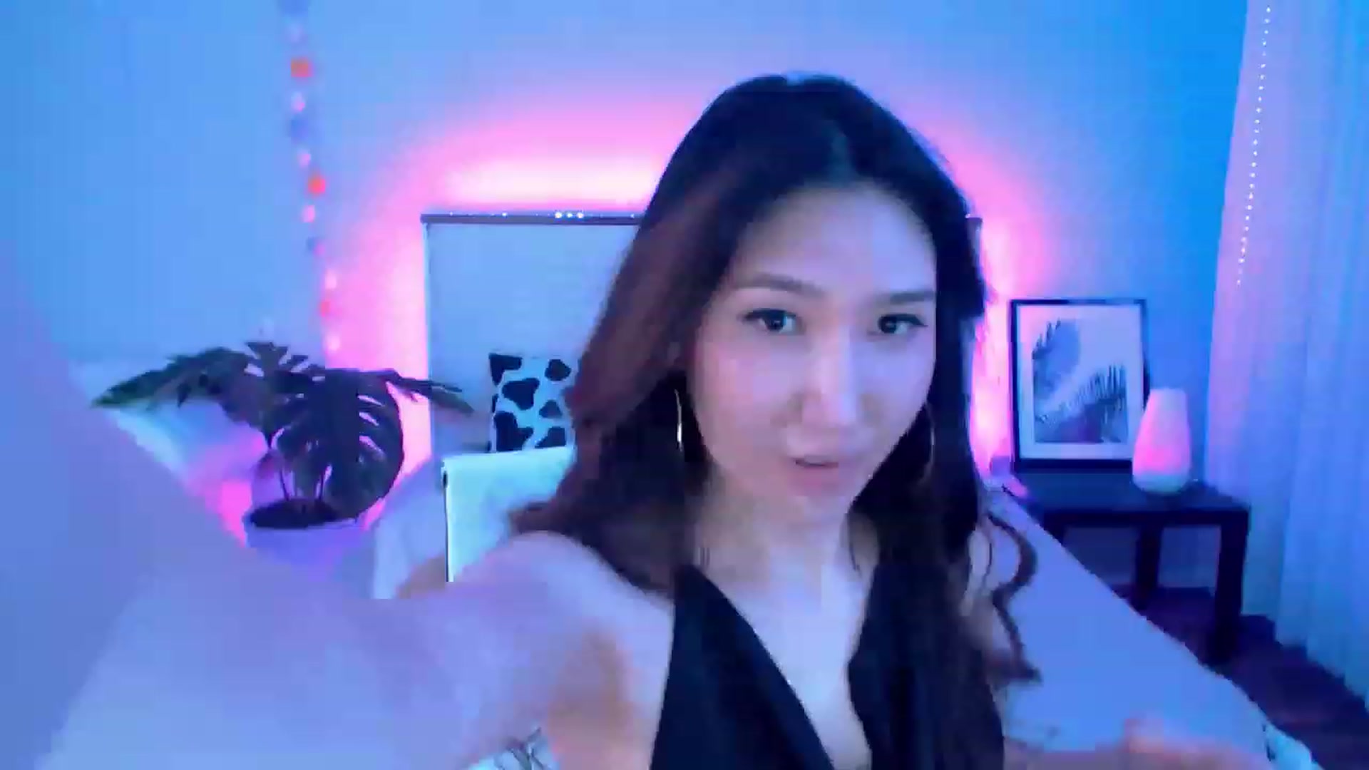 Gallery image thumbnail from Alice_Queen's myfreecams stream on, 12/30/2022, 02:32 image 1 of 20