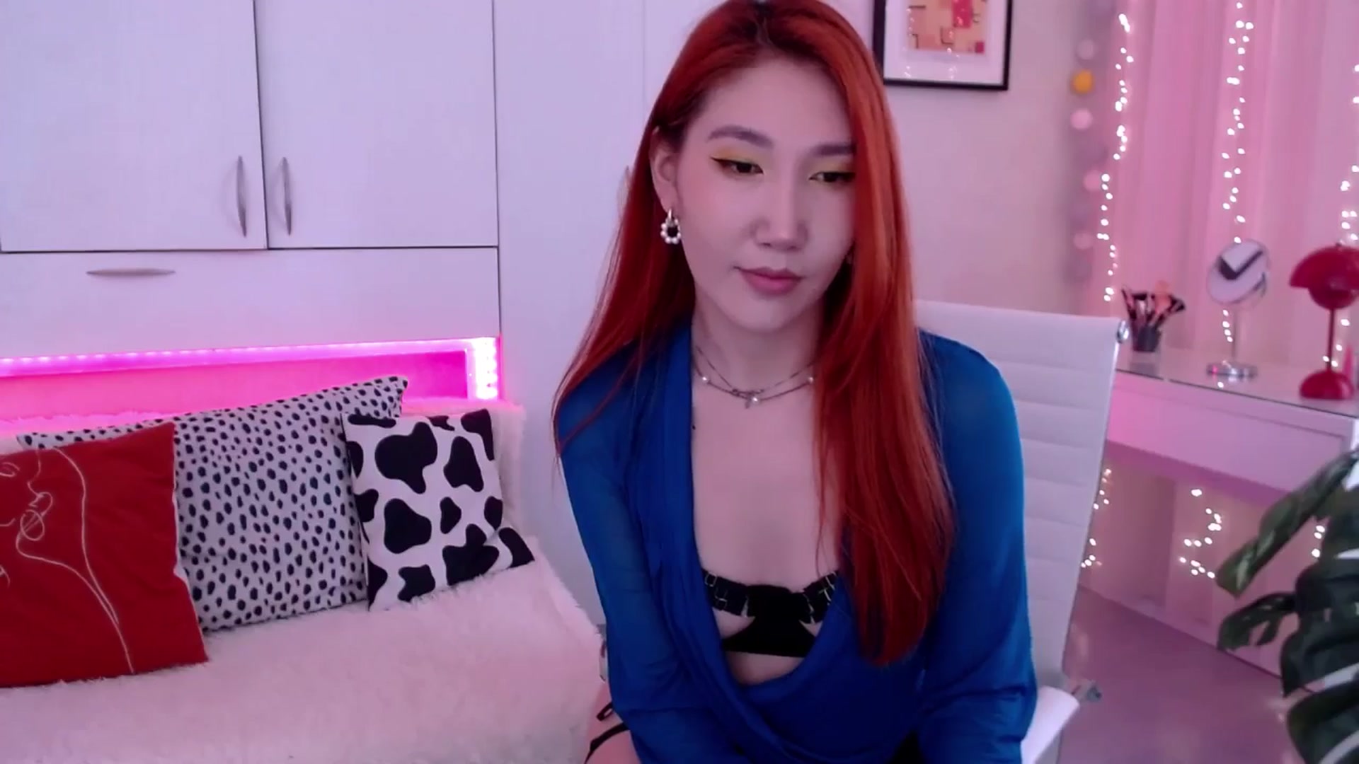 Gallery image thumbnail from Alice_Queen's myfreecams stream on, 04/27/2024, 10:25 image 8 of 20
