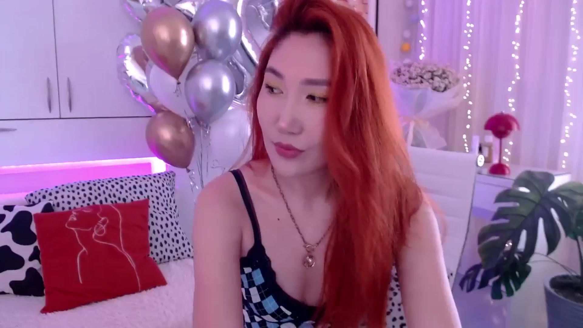 Gallery image thumbnail from Alice_Queen's myfreecams stream on, 05/03/2024, 09:23 image 6 of 20