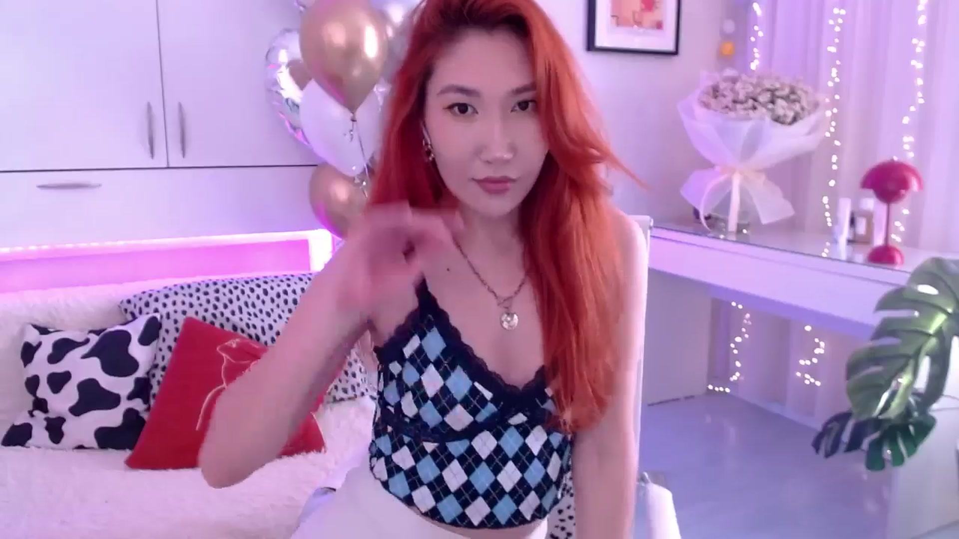Gallery image thumbnail from Alice_Queen's myfreecams stream on, 05/03/2024, 10:27 image 14 of 20