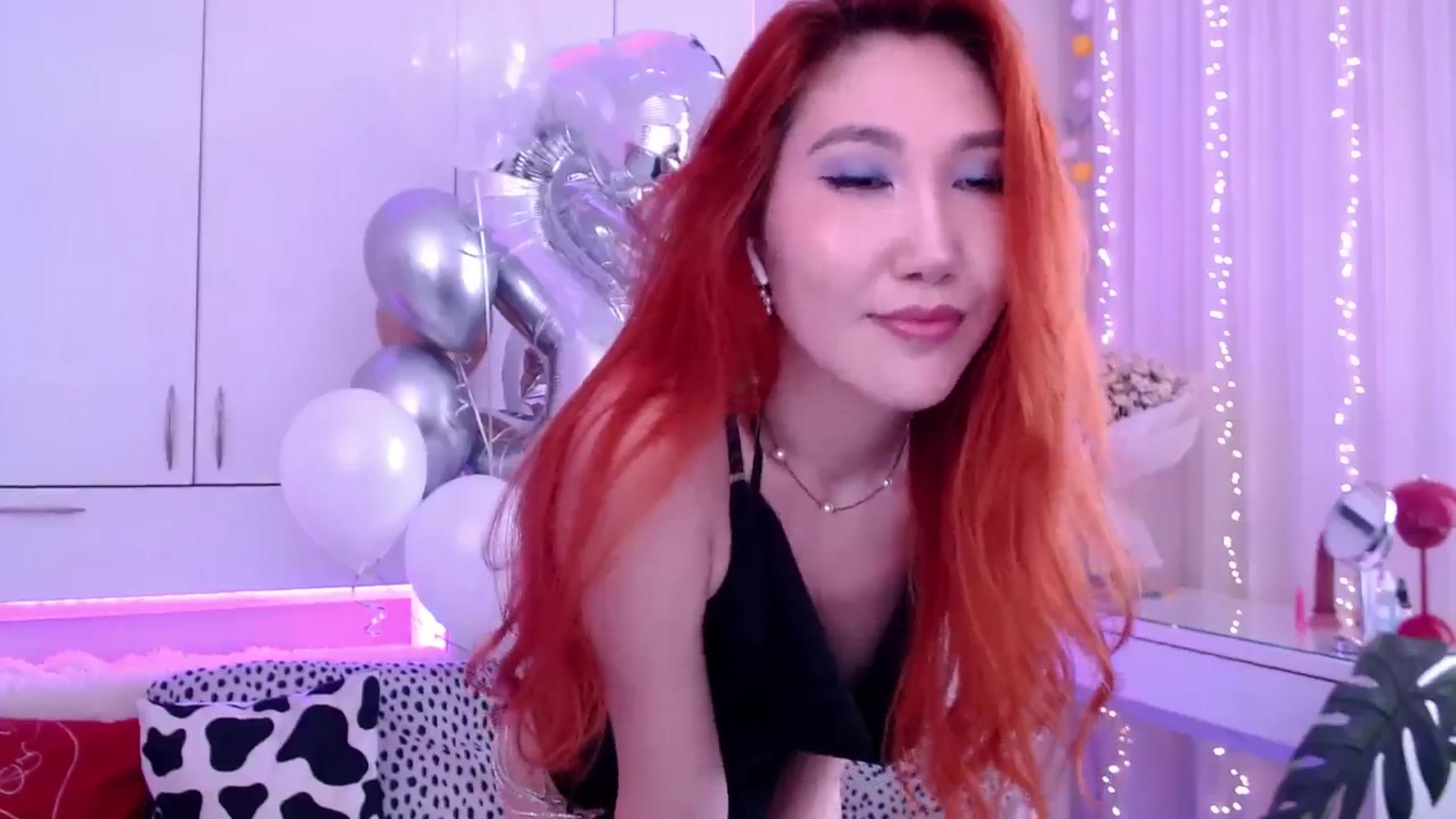 Gallery image thumbnail from Alice_Queen's myfreecams stream on, 05/04/2024, 10:32 image 2 of 20