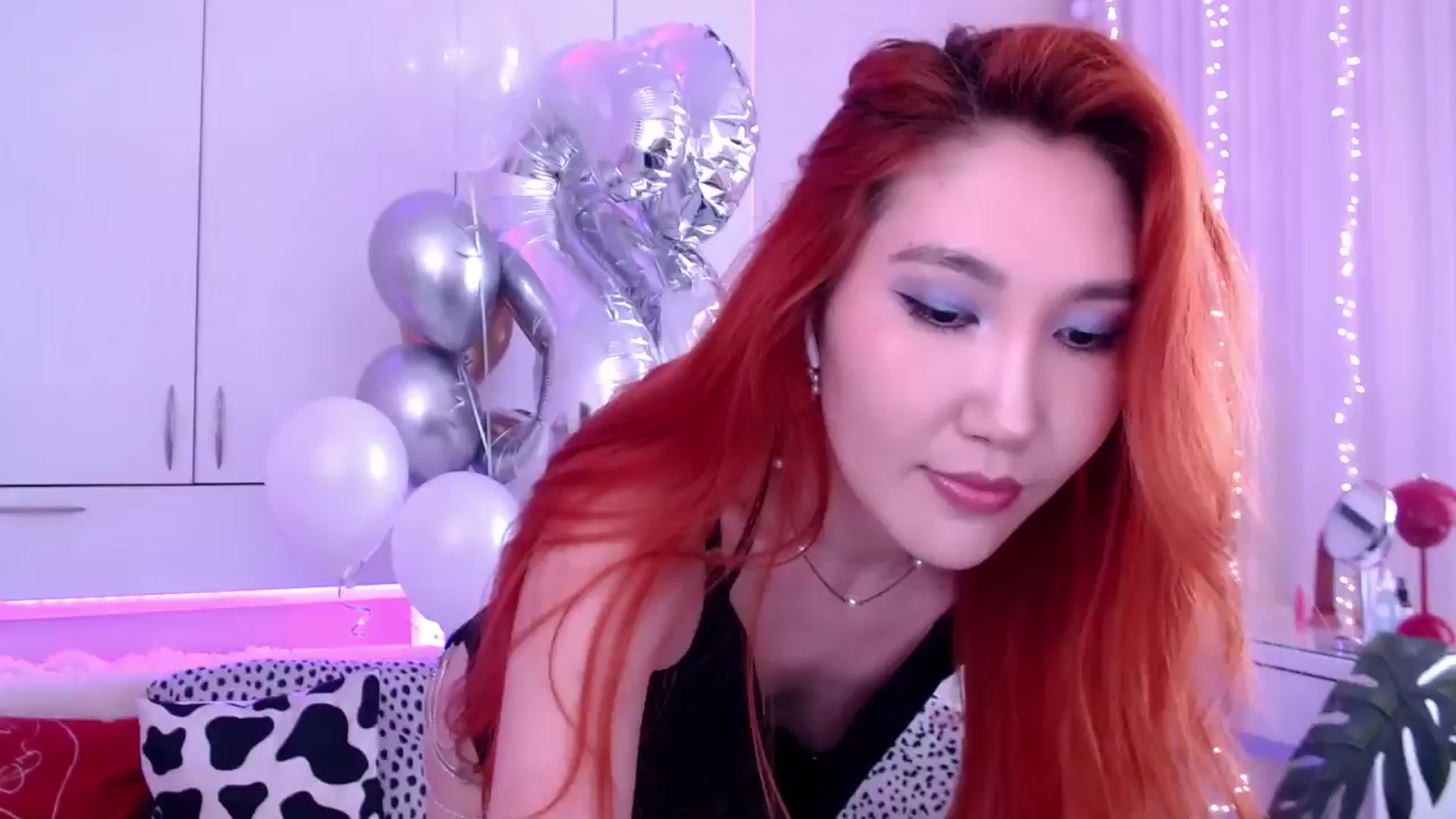Gallery image thumbnail from Alice_Queen's myfreecams stream on, 05/04/2024, 10:32 image 3 of 20