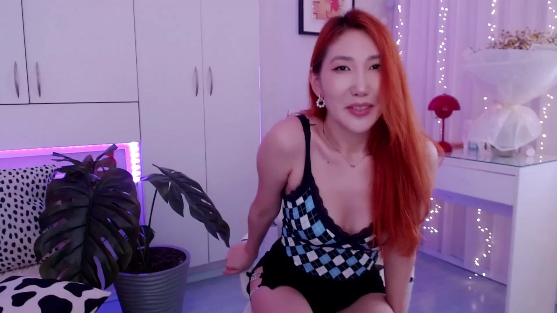 Gallery image thumbnail from Alice_Queen's myfreecams stream on, 05/10/2024, 10:11 image 5 of 20