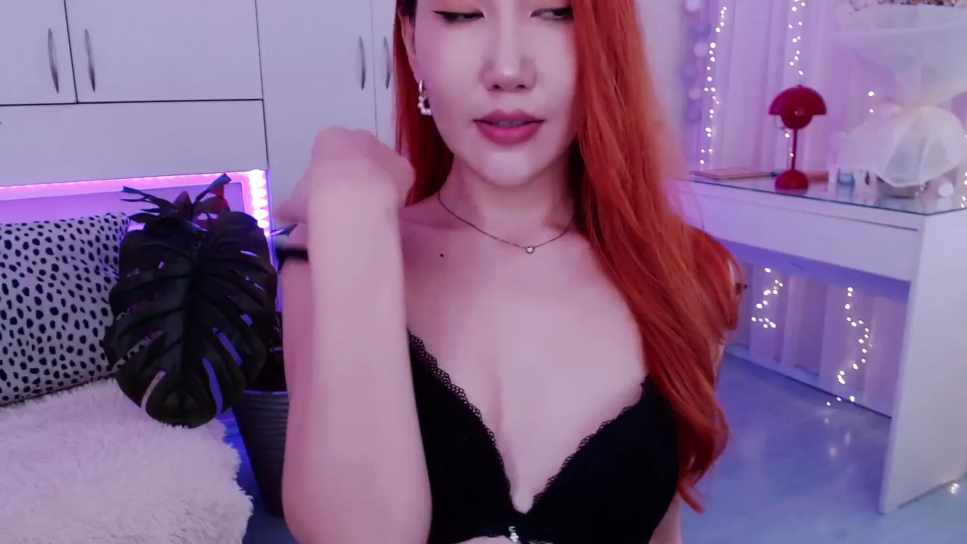 Gallery image thumbnail from Alice_Queen's myfreecams stream on, 05/10/2024, 10:34 image 11 of 20