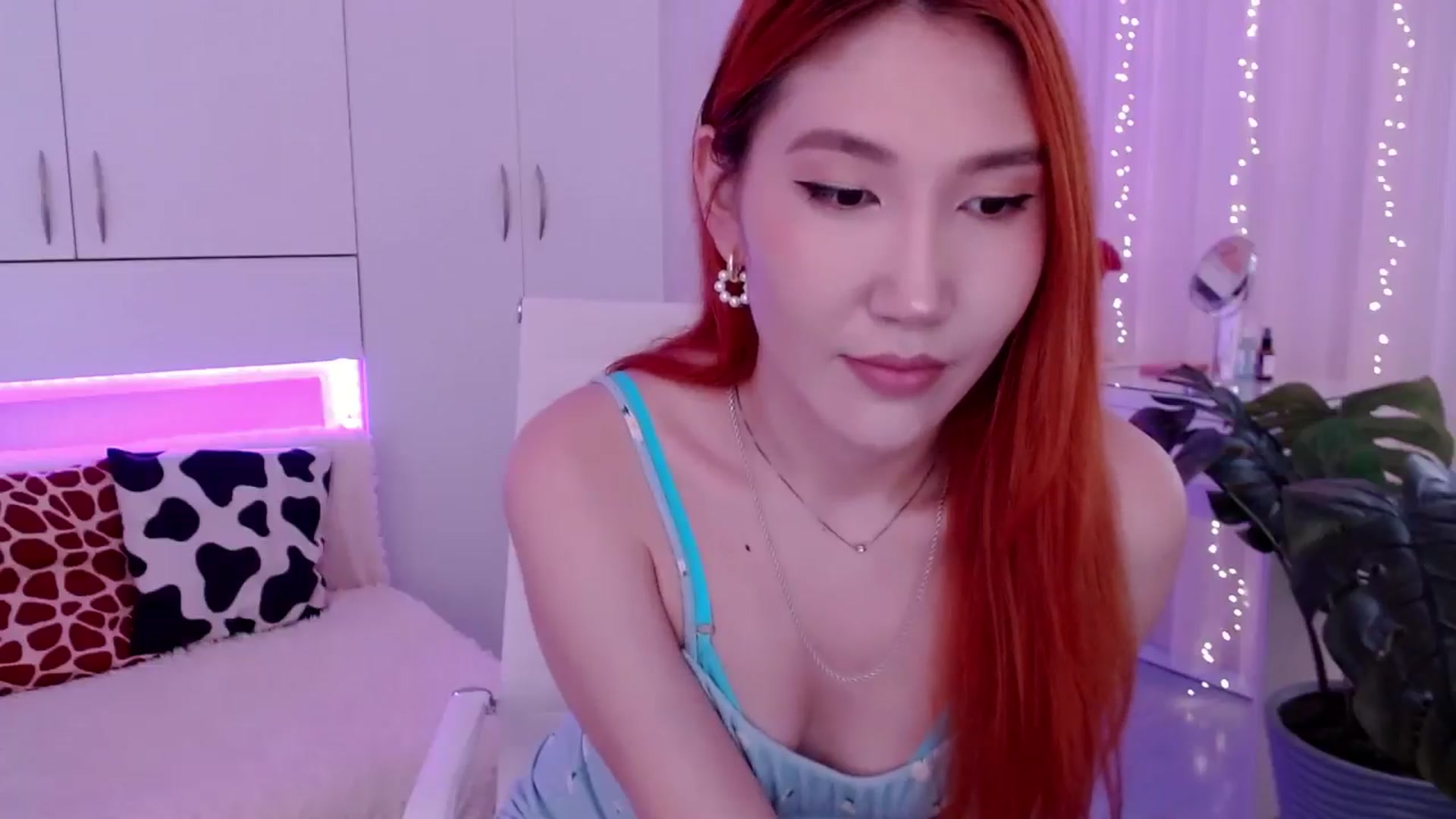 Gallery image thumbnail from Alice_Queen's myfreecams stream on, 05/18/2024, 10:17 image 7 of 20