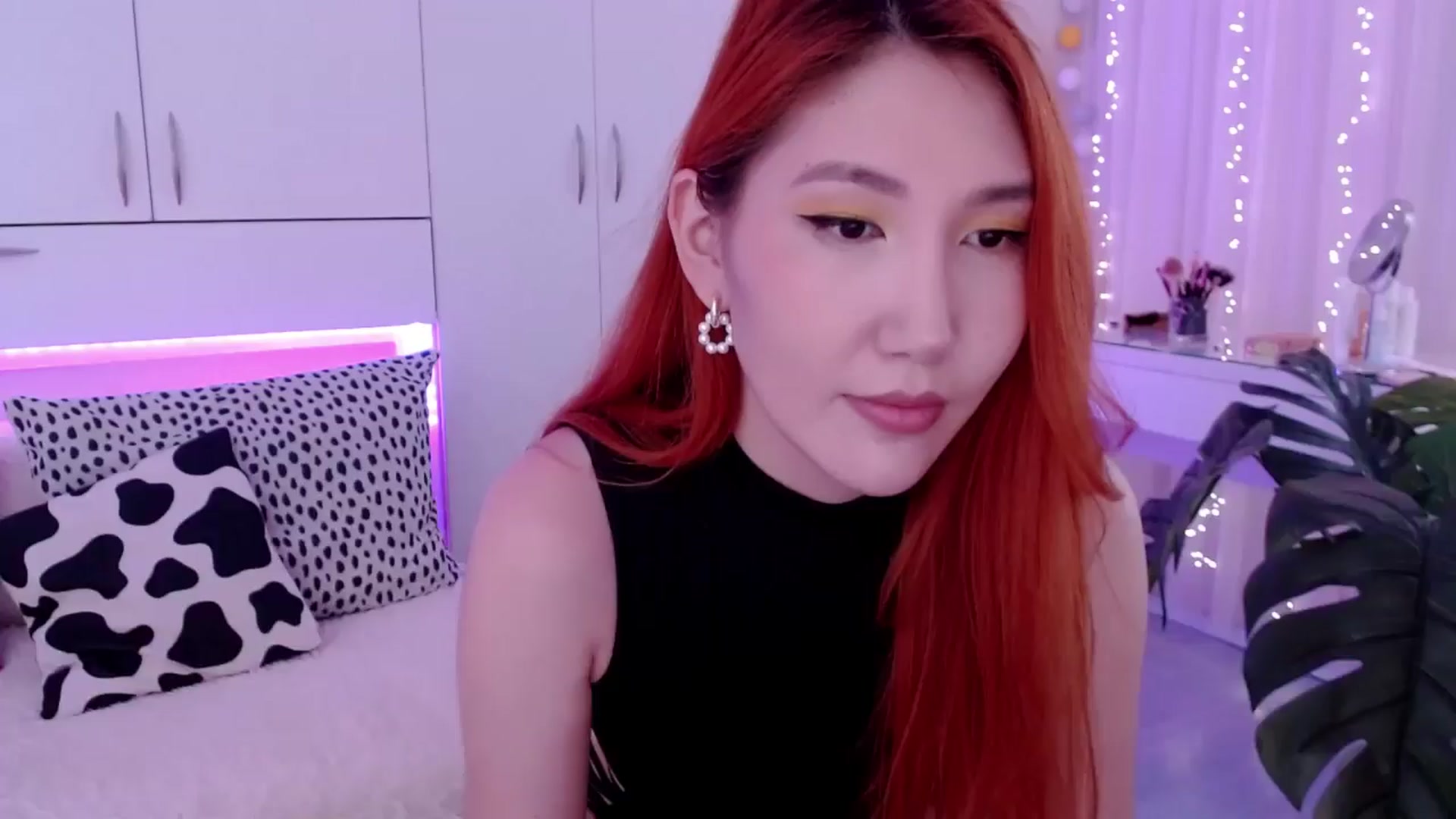 Gallery image thumbnail from Alice_Queen's myfreecams stream on, 05/20/2024, 08:22 image 15 of 20