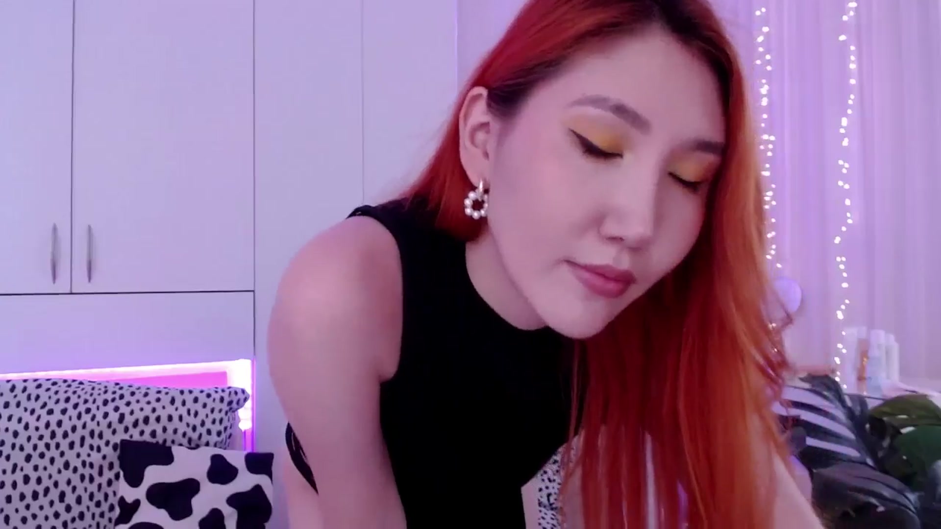 Gallery image thumbnail from Alice_Queen's myfreecams stream on, 05/20/2024, 10:26 image 17 of 20