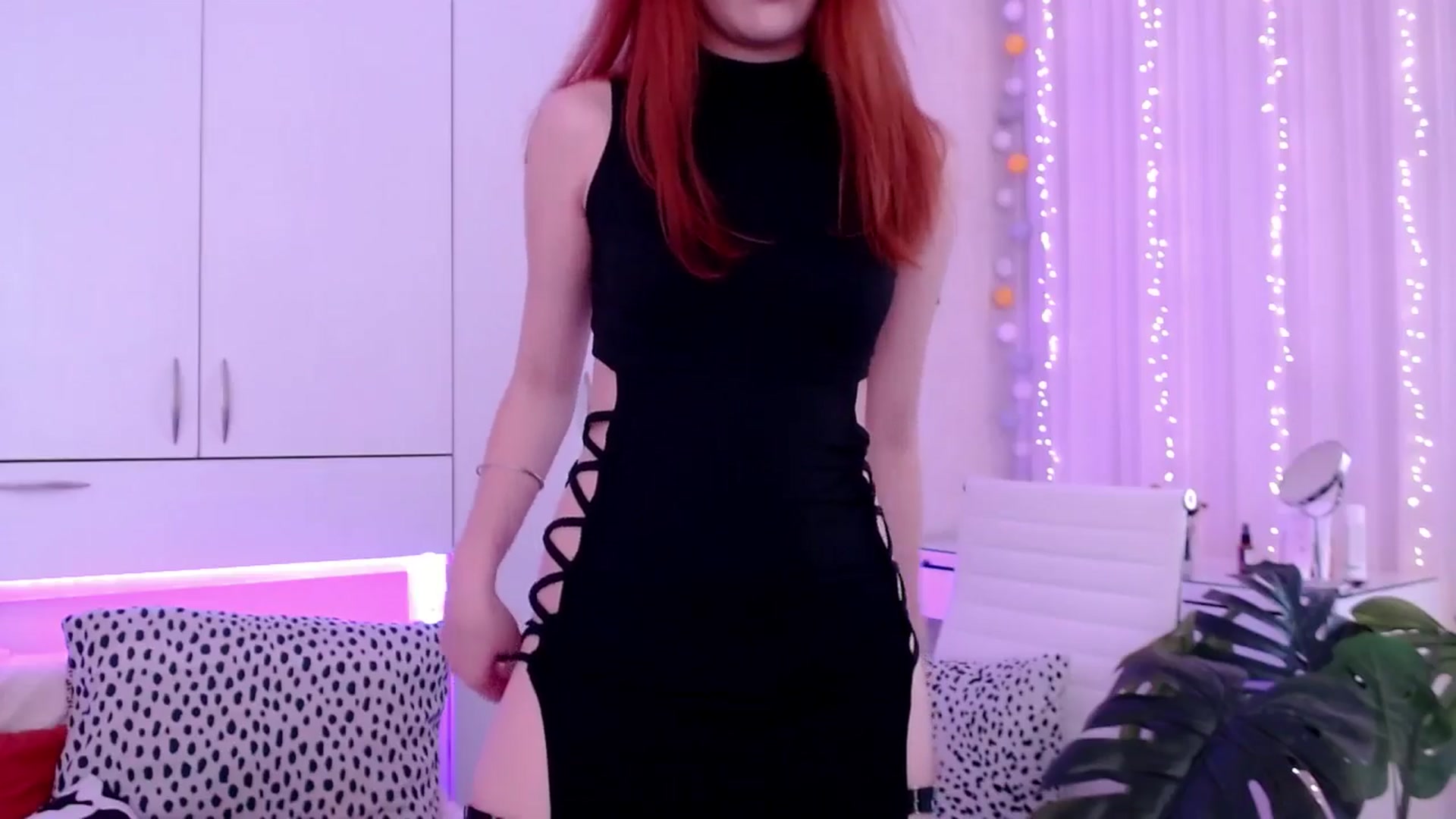 Gallery image thumbnail from Alice_Queen's myfreecams stream on, 05/26/2024, 08:02 image 19 of 20