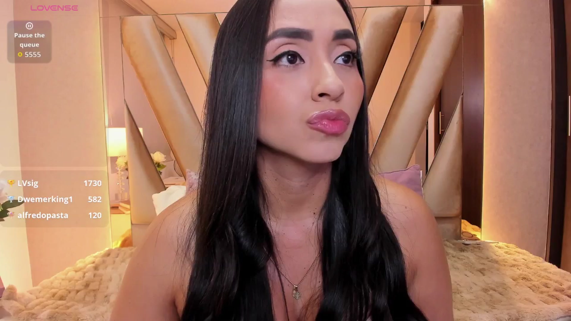Gallery image thumbnail from Alice_Ro's myfreecams stream on, 04/10/2026, 01:48 image 16 of 20
