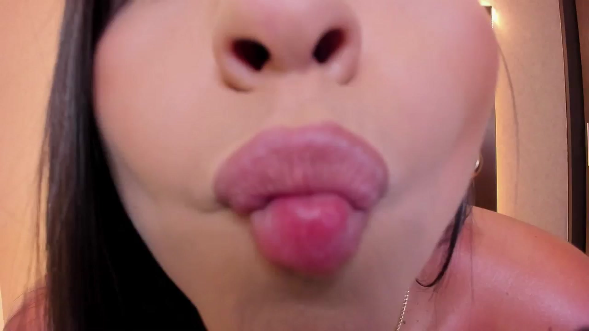 Gallery image thumbnail from Alice_Ro's myfreecams stream on, 04/14/2026, 04:33 image 19 of 20