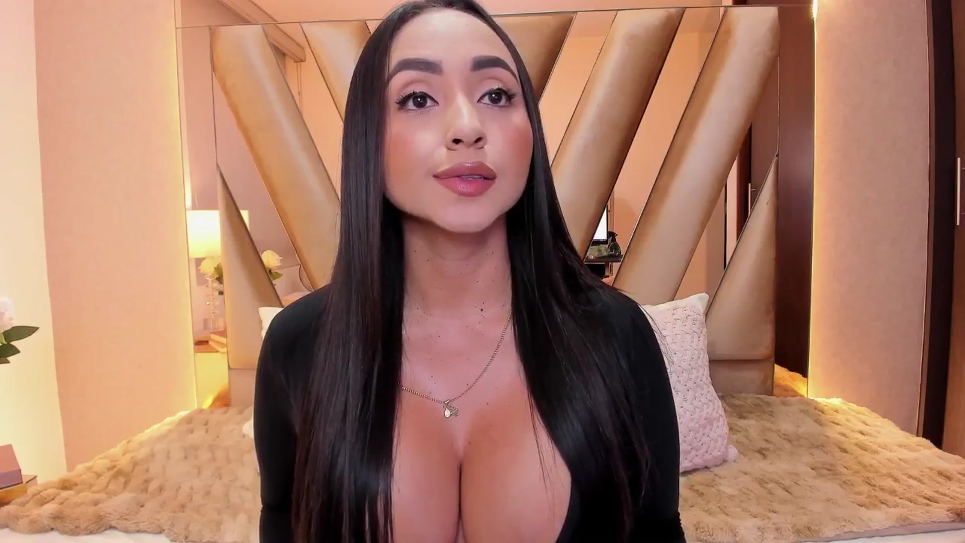 Gallery image thumbnail from Alice_Ro's myfreecams stream on, 04/16/2026, 23:59 image 13 of 20
