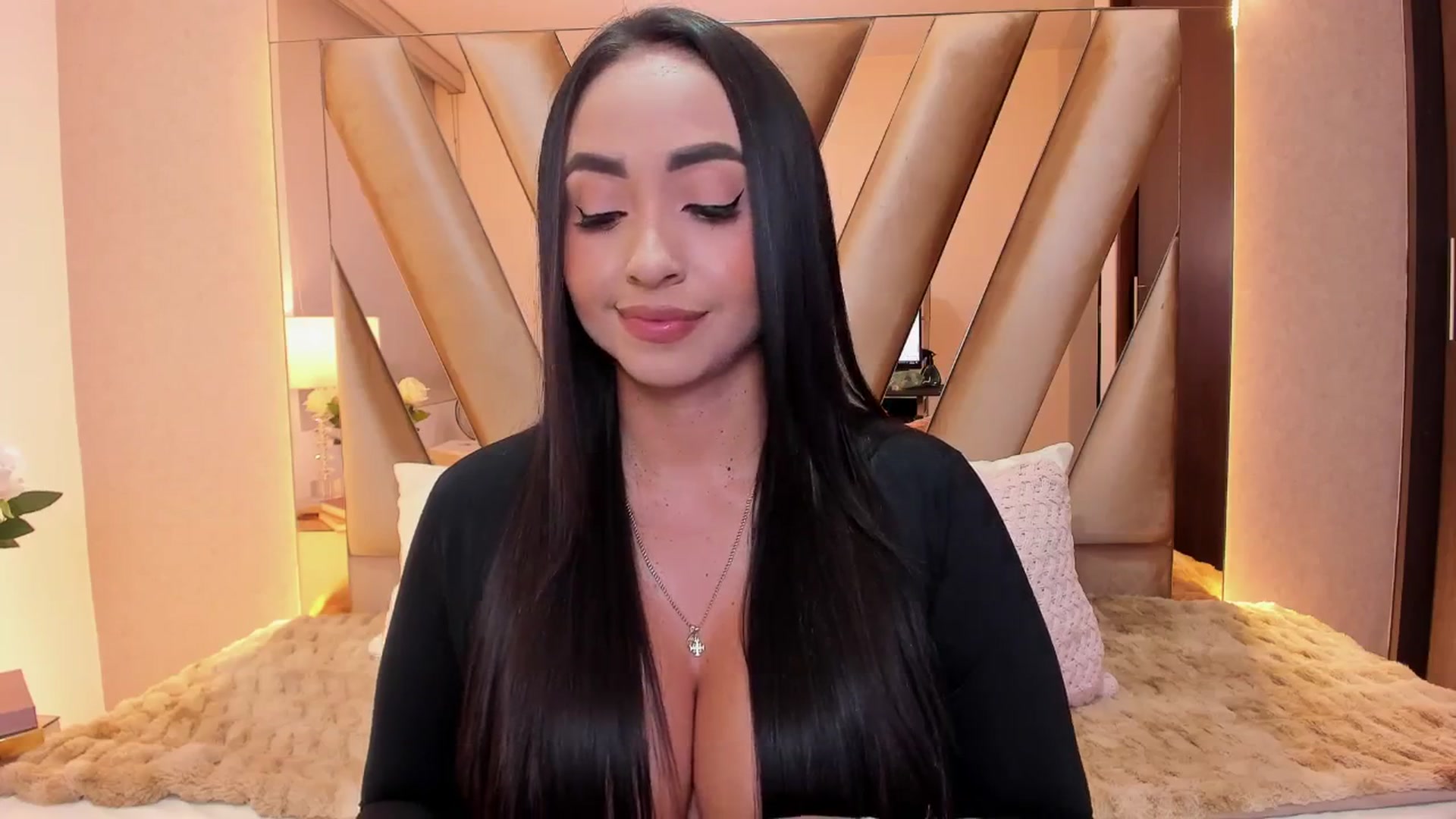 Gallery image thumbnail from Alice_Ro's myfreecams stream on, 04/16/2026, 23:59 image 17 of 20