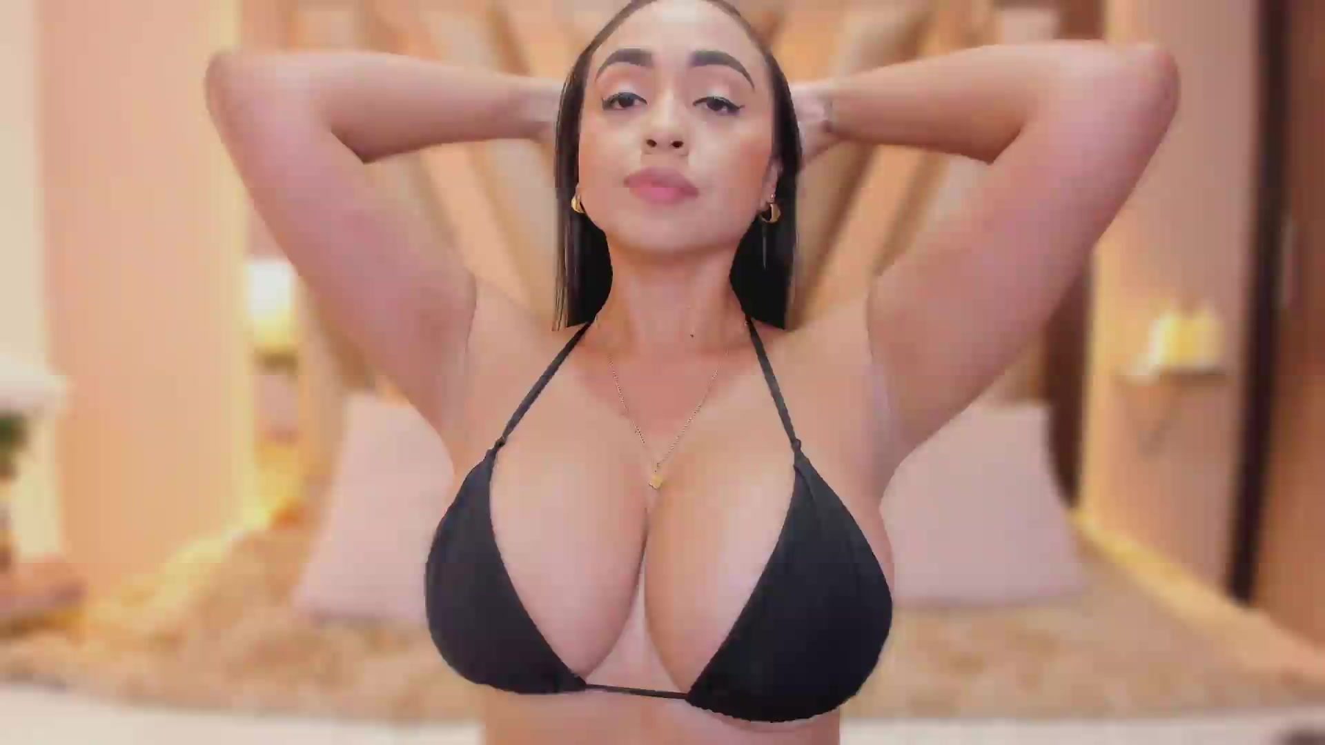 Gallery image thumbnail from Alice_Ro's myfreecams stream on, 07/06/2026, 18:15 image 6 of 20