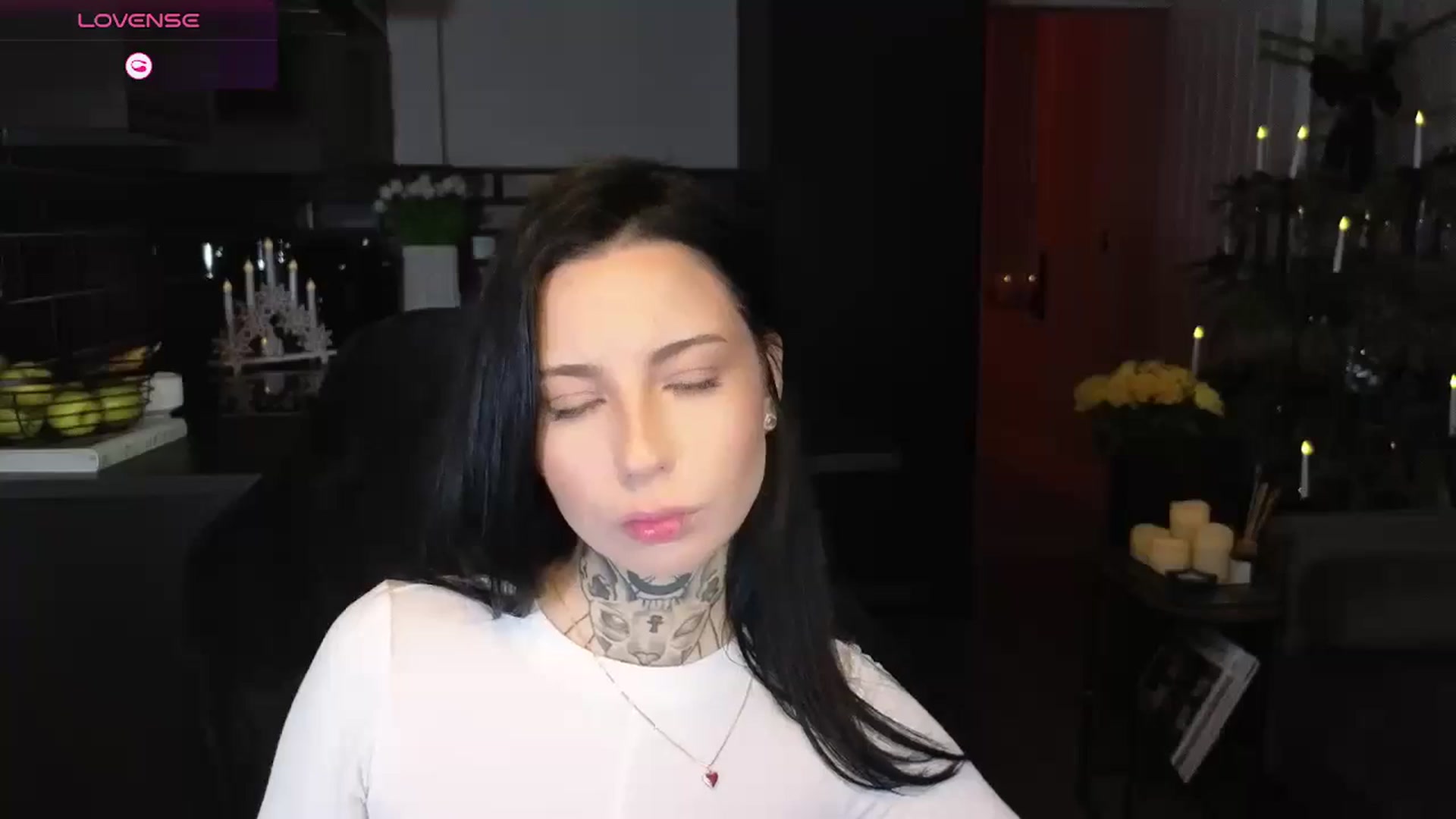 Gallery image thumbnail from Alice__888's myfreecams stream on, 12/25/2024, 11:01 image 2 of 20