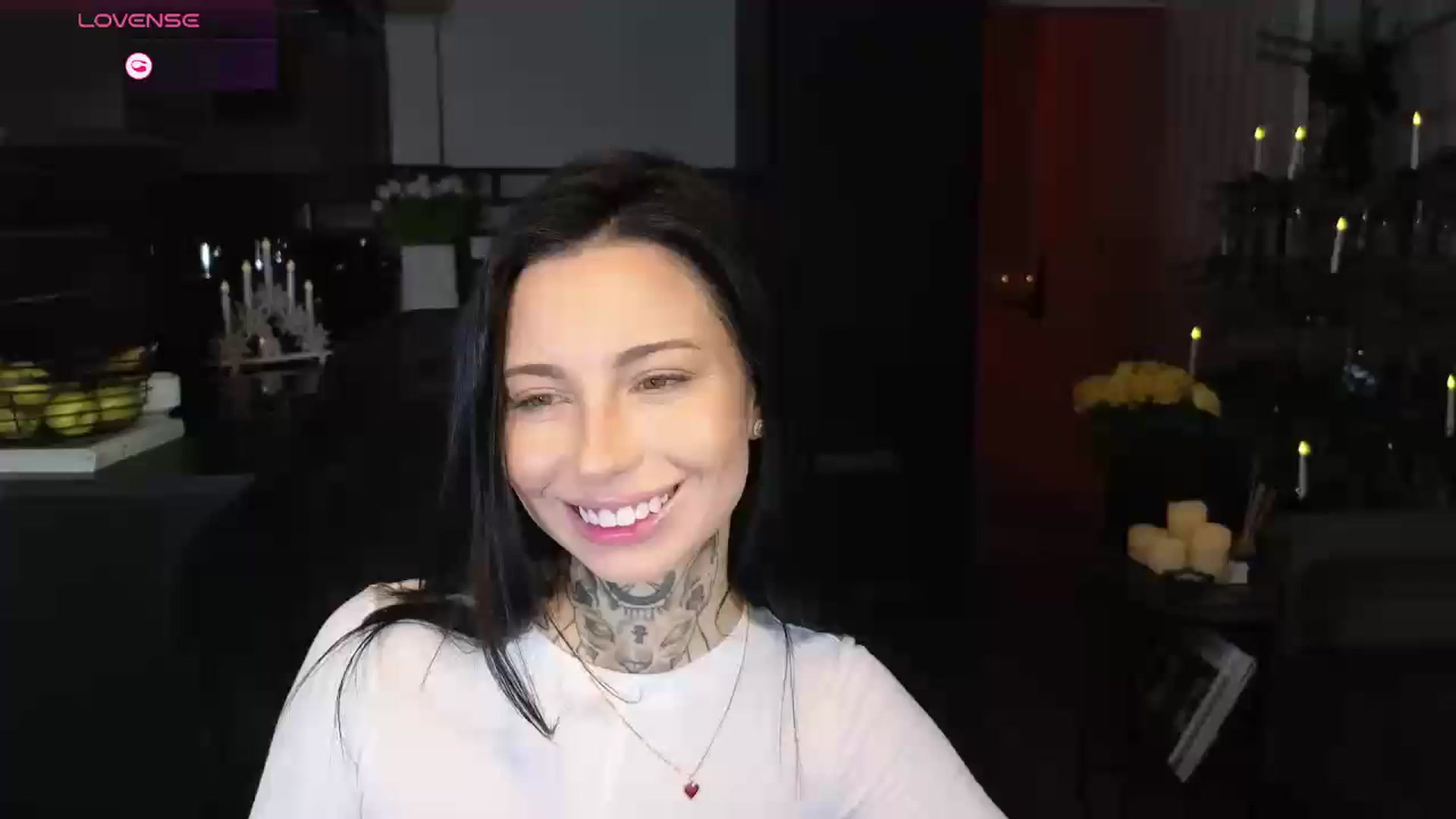 Gallery image thumbnail from Alice__888's myfreecams stream on, 12/25/2024, 11:01 image 1 of 20