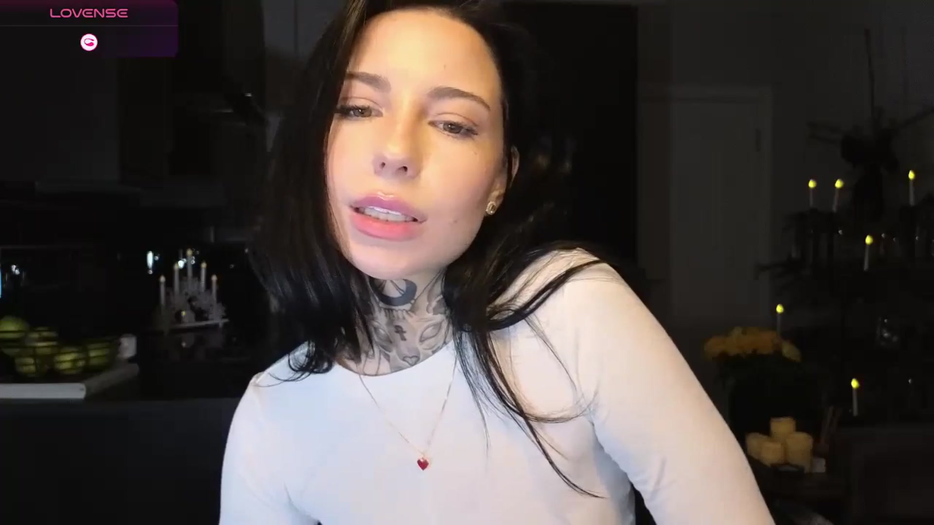Gallery image thumbnail from Alice__888's myfreecams stream on, 12/25/2024, 14:44 image 8 of 20