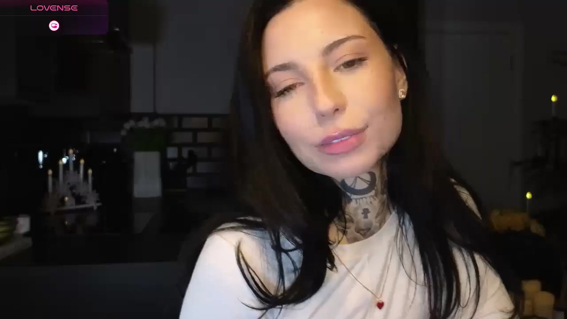 Gallery image thumbnail from Alice__888's myfreecams stream on, 12/25/2024, 14:44 image 9 of 20