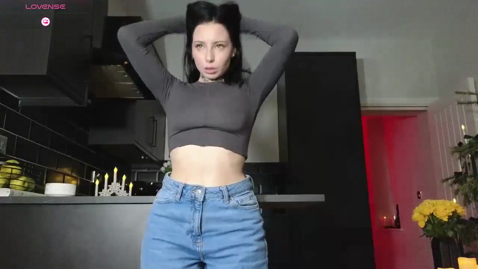 Gallery image thumbnail from Alice__888's myfreecams stream on, 12/26/2024, 16:28 image 4 of 20